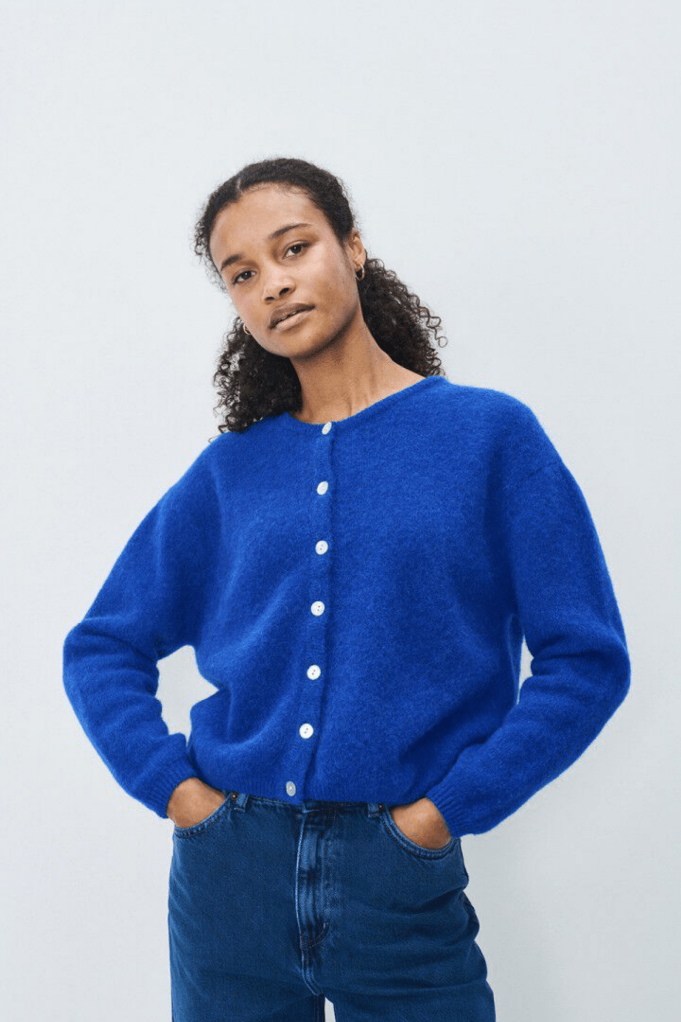 American Vintage VITOW bleu royal cropped cardigan with round neck – Dotique