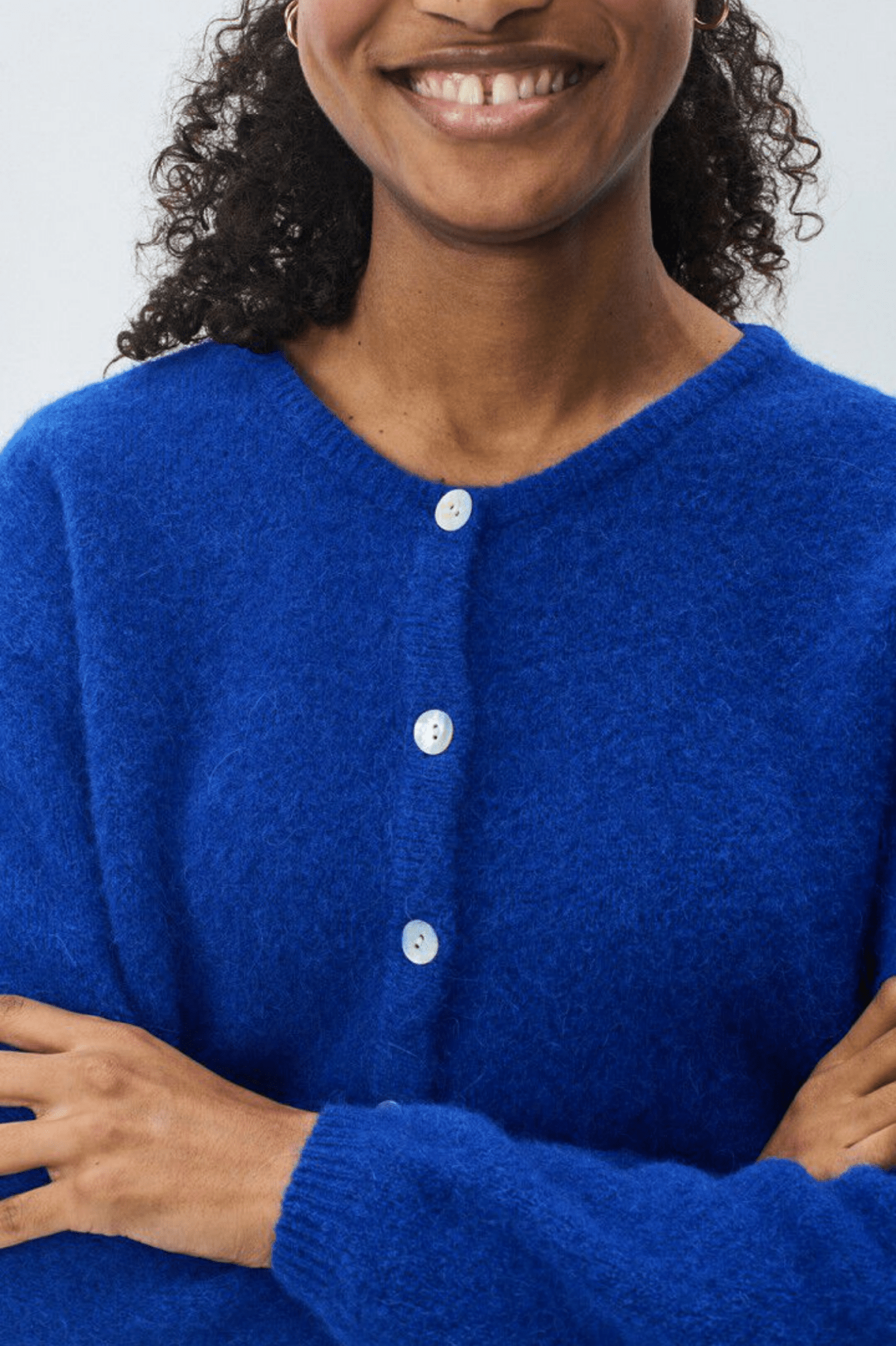 American Vintage VITOW bleu royal cropped cardigan with round neck – Dotique