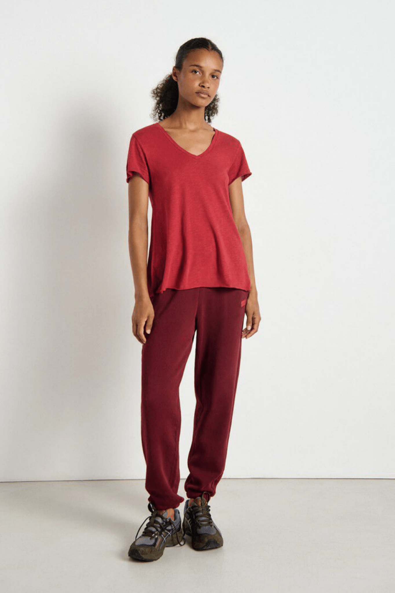 American Vintage JACKSONVILLE goji vintage v-neck t-shirt with trapeze fit – Dotique