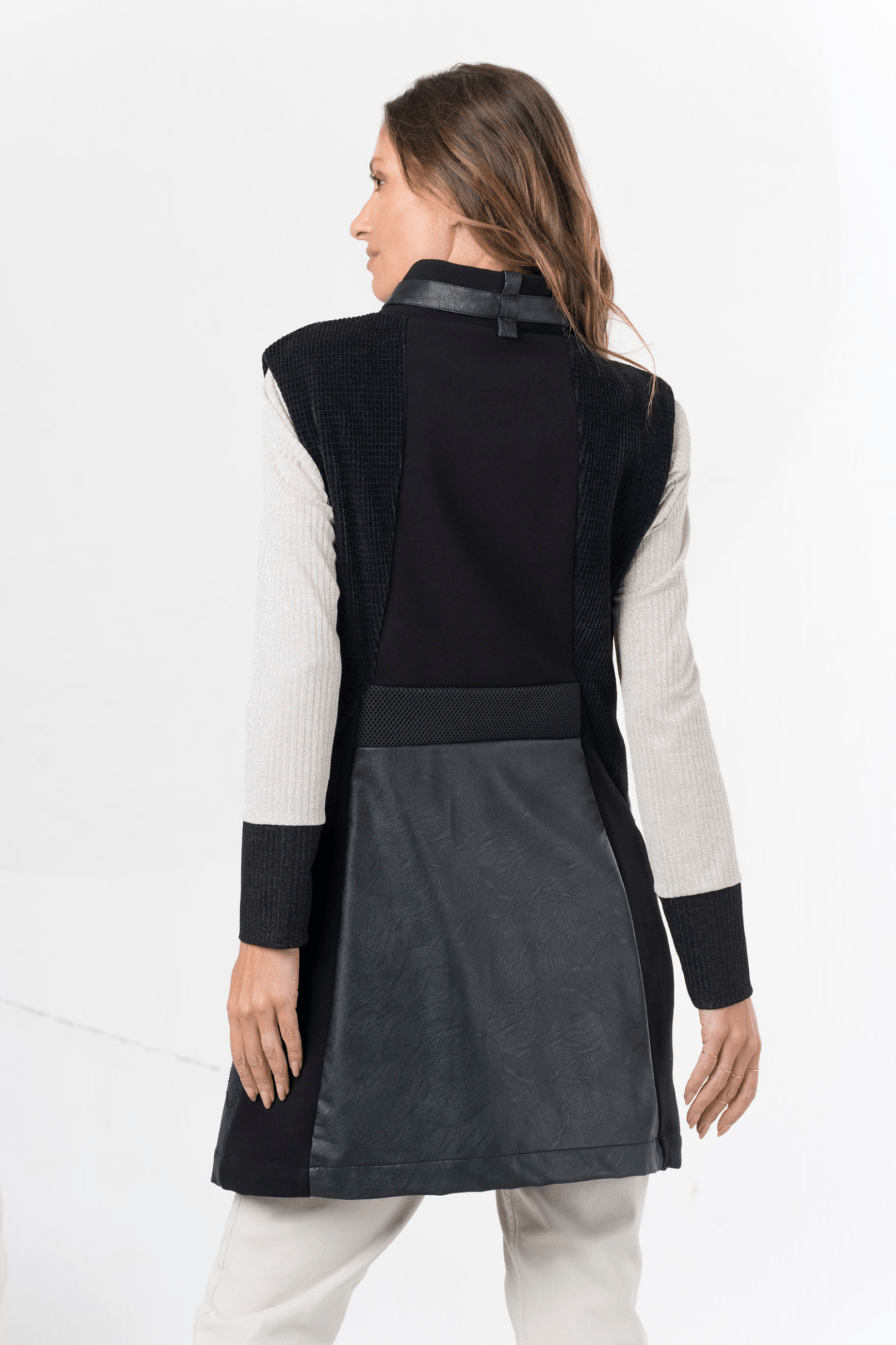 Elisa Cavaletti Nero Black Textured Gilet – ELW257028902 02001 - Dotique - Elisa Cavaletti