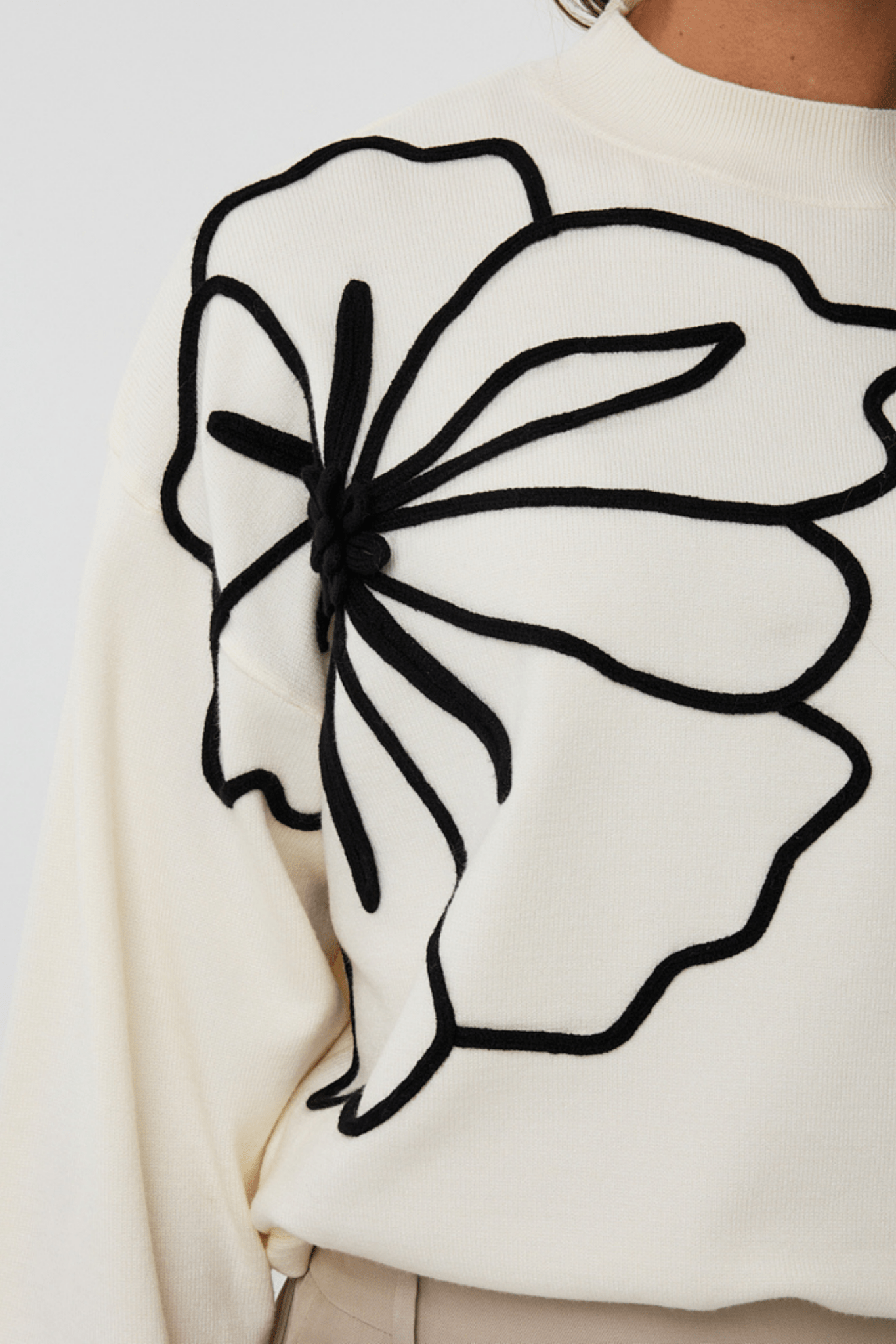 EsQualo 02505 Off White Jumper Tape Flower Patch - Dotique - EsQualo