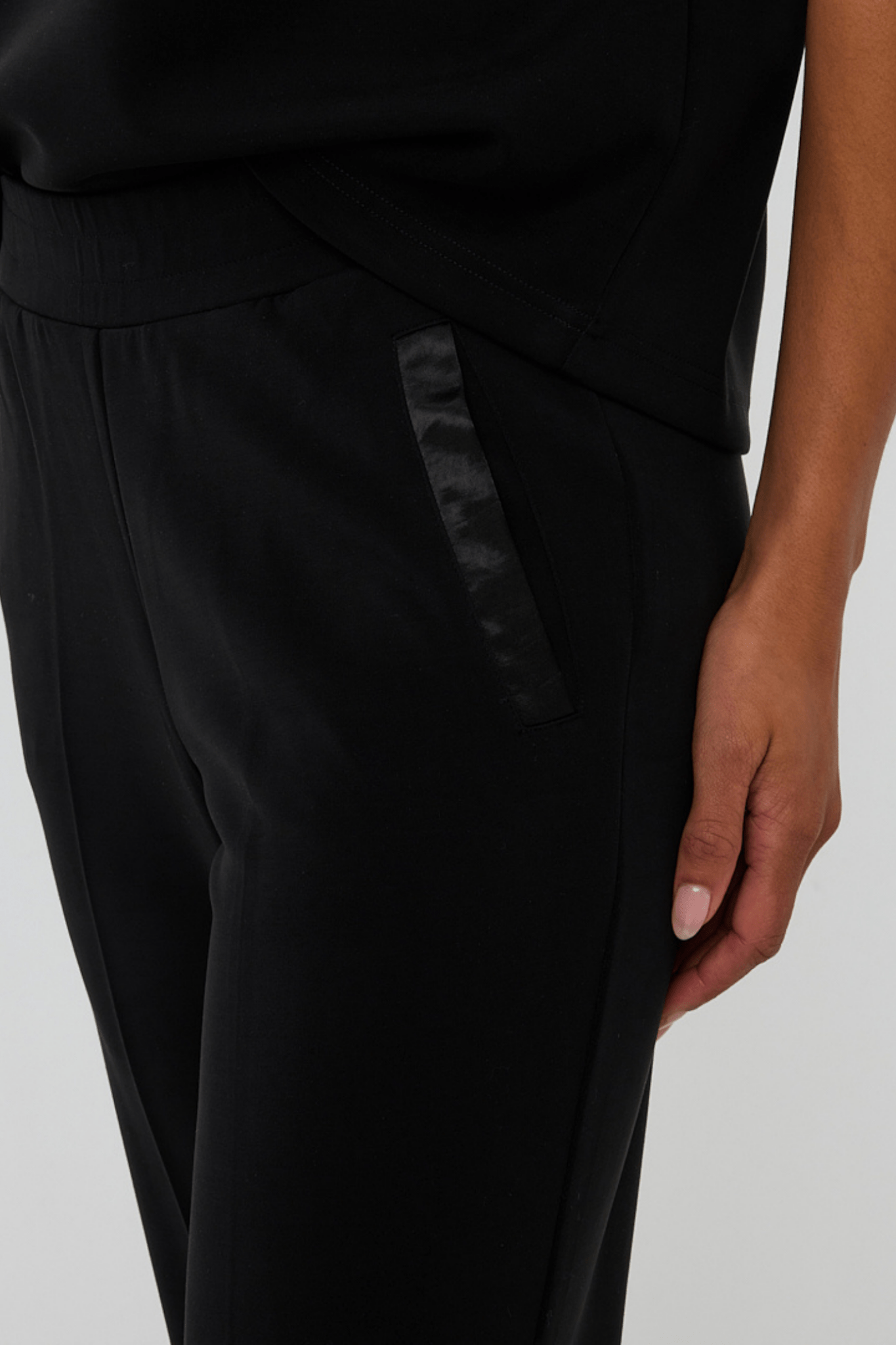 EsQualo 05506 Black Trousers Wide Modal - Dotique - EsQualo