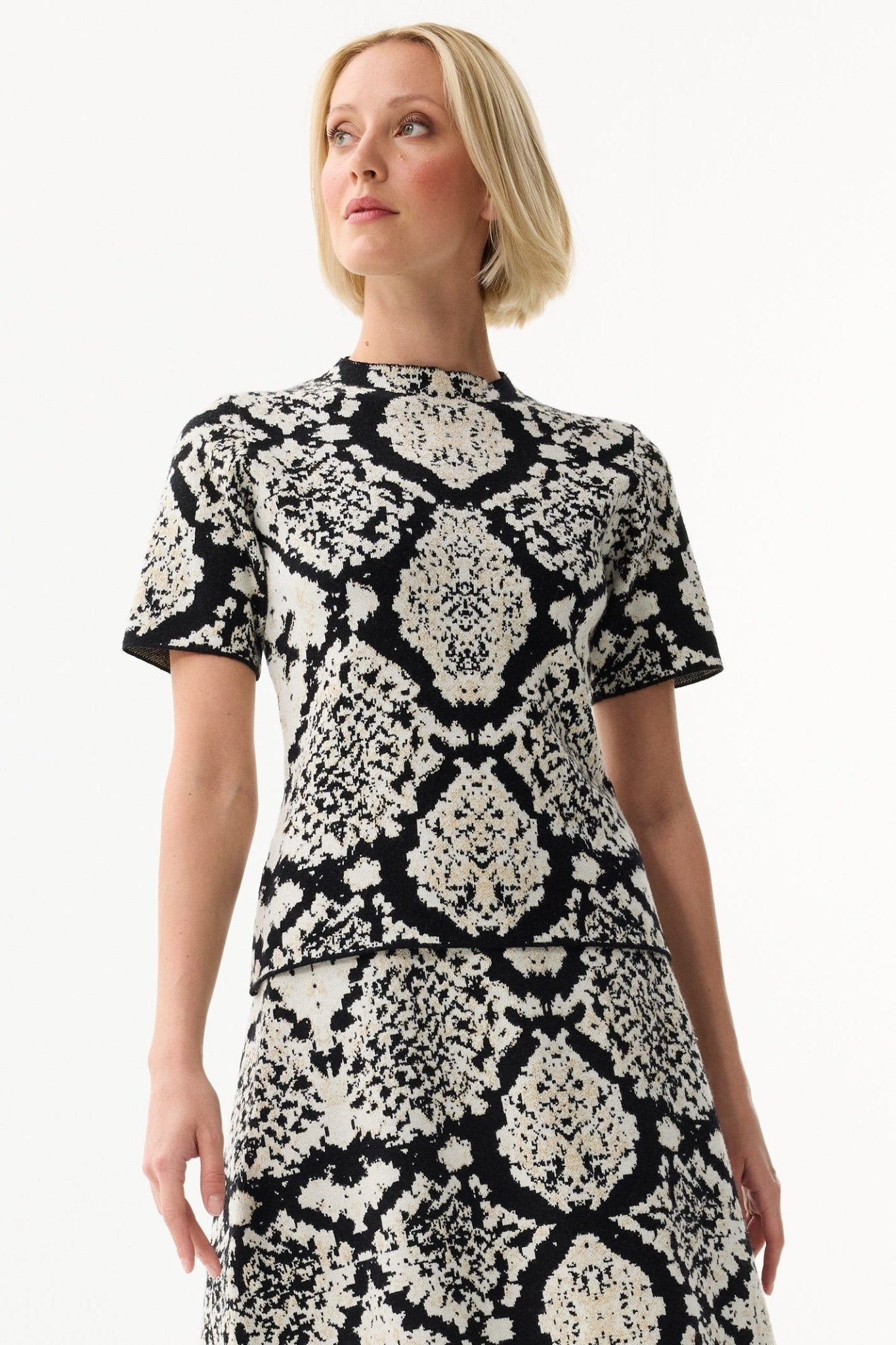 Leo & Ugo KH975 Black White Pattern Short Sleeve Knit Top - Dotique - Leo & Ugo