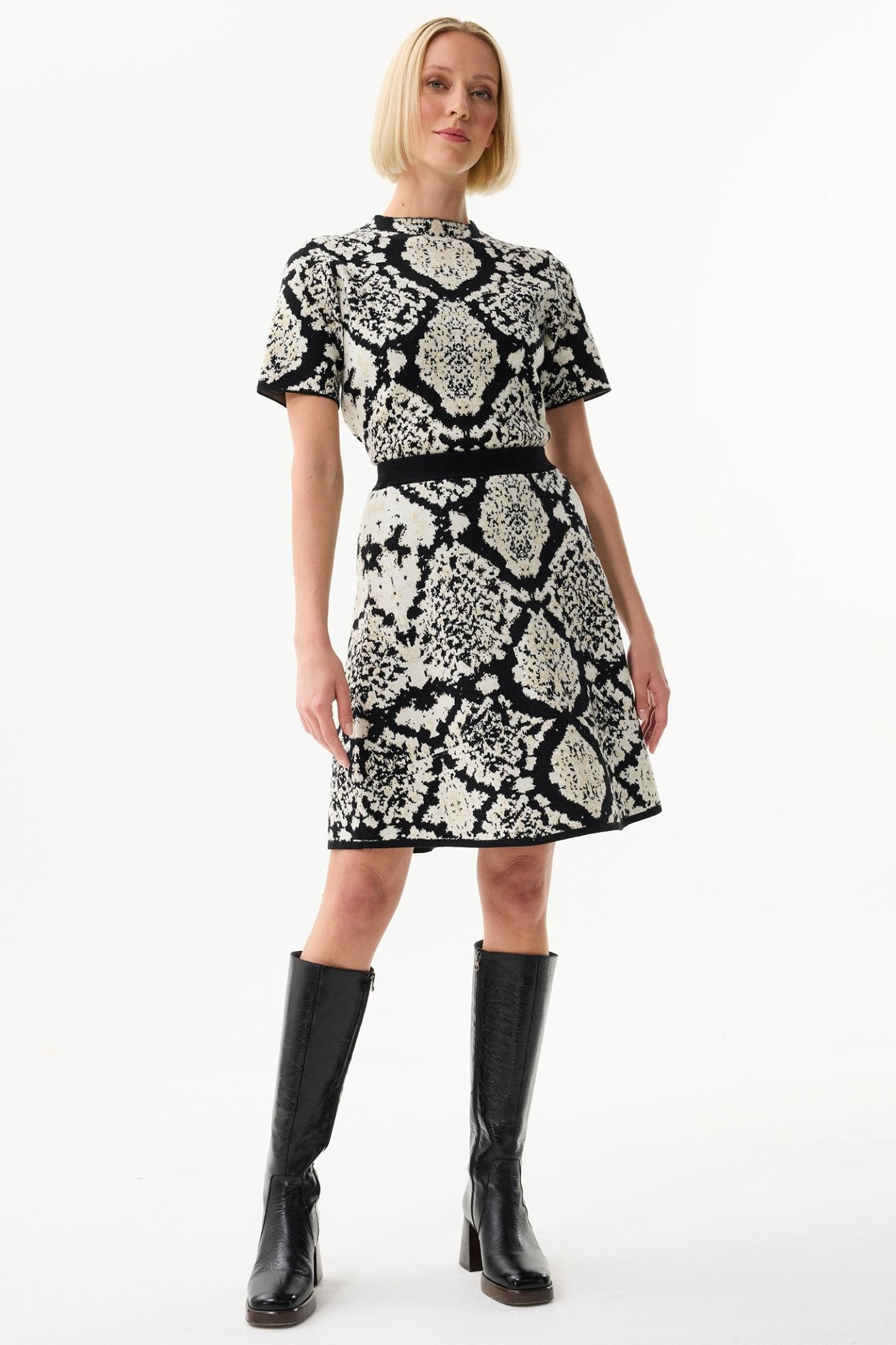 Leo & Ugo KHJ976 Black White Patterned A - Line Knit Skirt - Dotique - Leo & Ugo