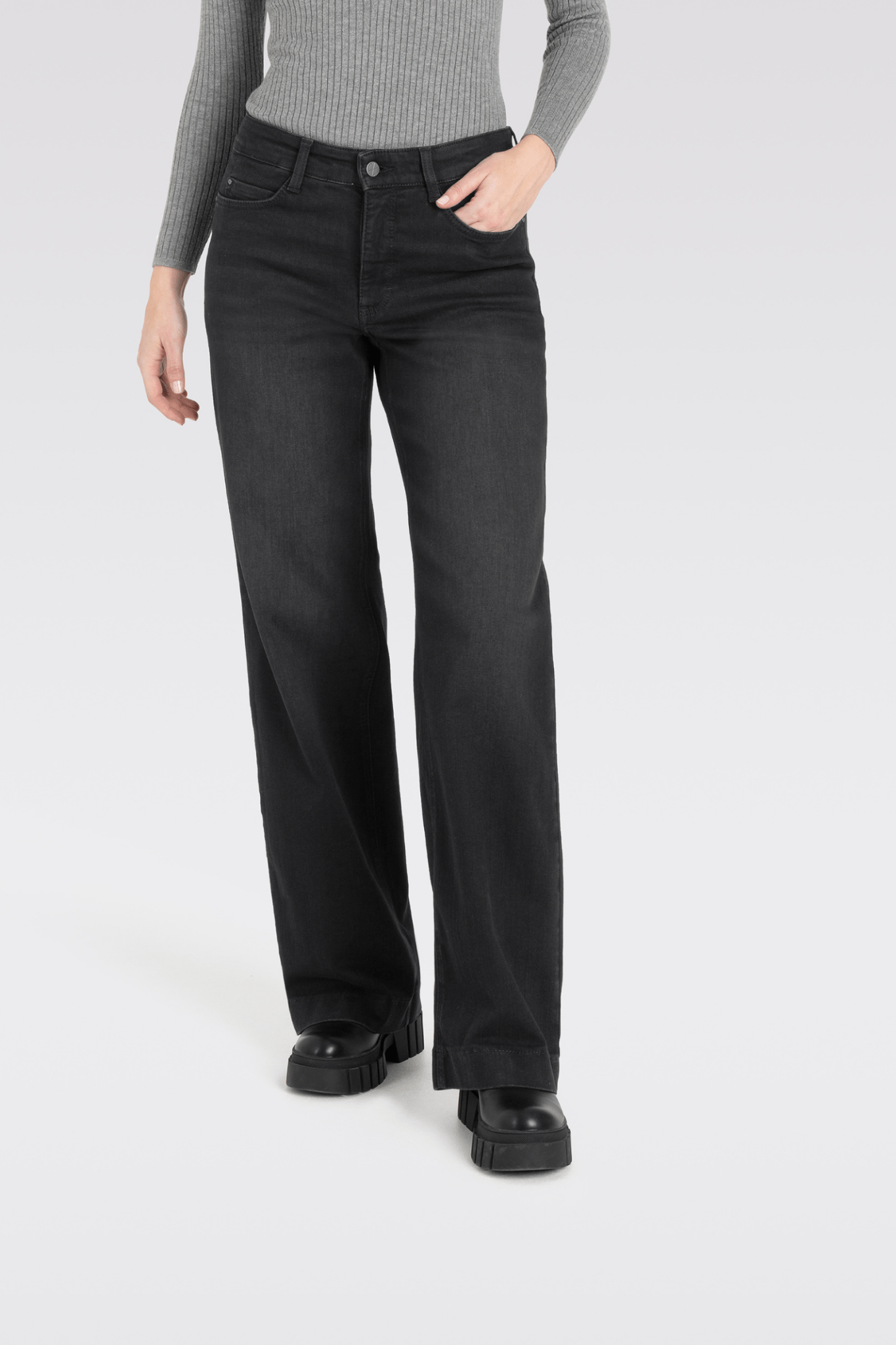 MAC DREAM WIDE Authentic Mega Flex Commercial Black Used Wash 5439 - 90 - 0358L - Dotique - Mac