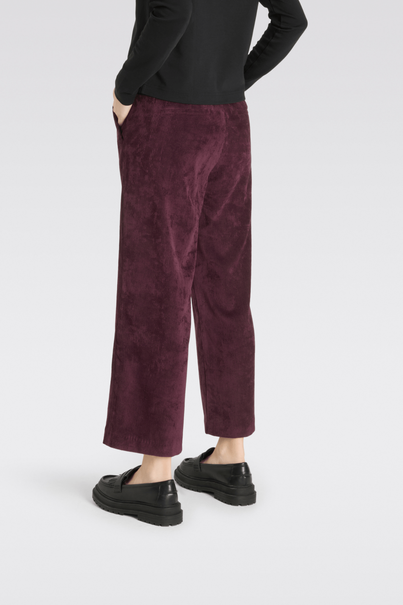 MAC Chiara cropped fluid corduroy trousers in aubergine – Dotique