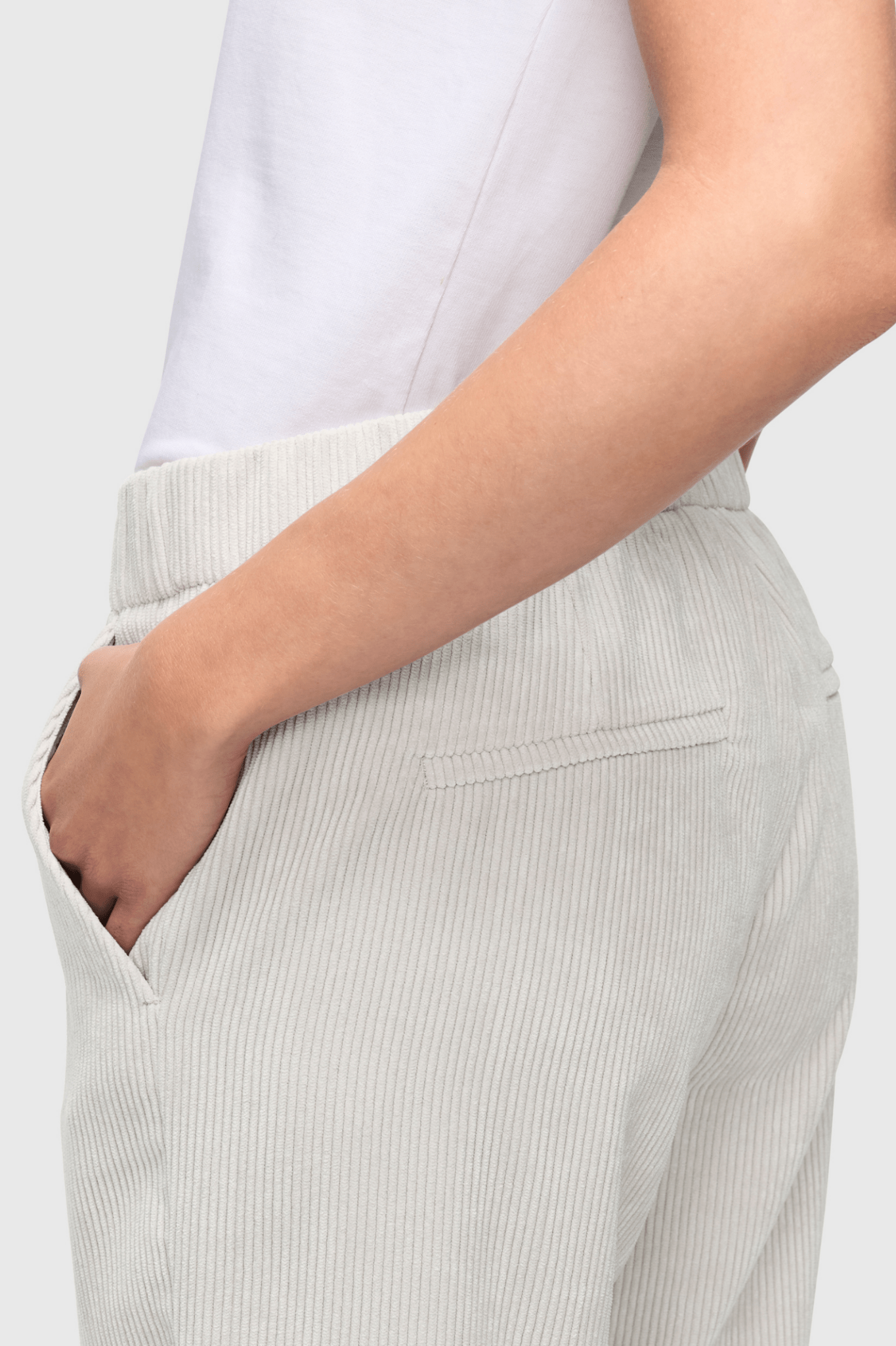 MAC Jeans CHIARA Cropped Fluid Corduroy Trousers White Sand 3045 - 00 - 0410 - 012 - Dotique - Mac