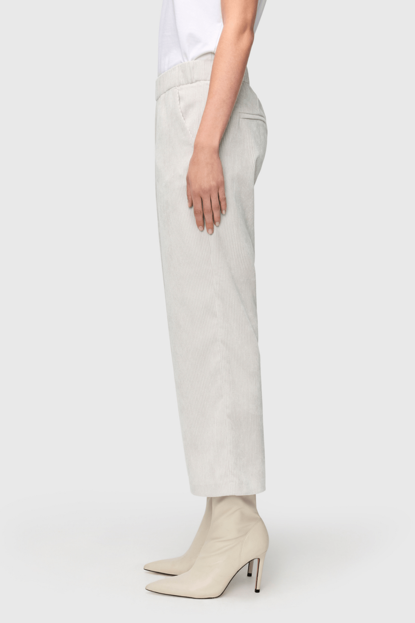 MAC Jeans CHIARA Cropped Fluid Corduroy Trousers White Sand 3045 - 00 - 0410 - 012 - Dotique - Mac