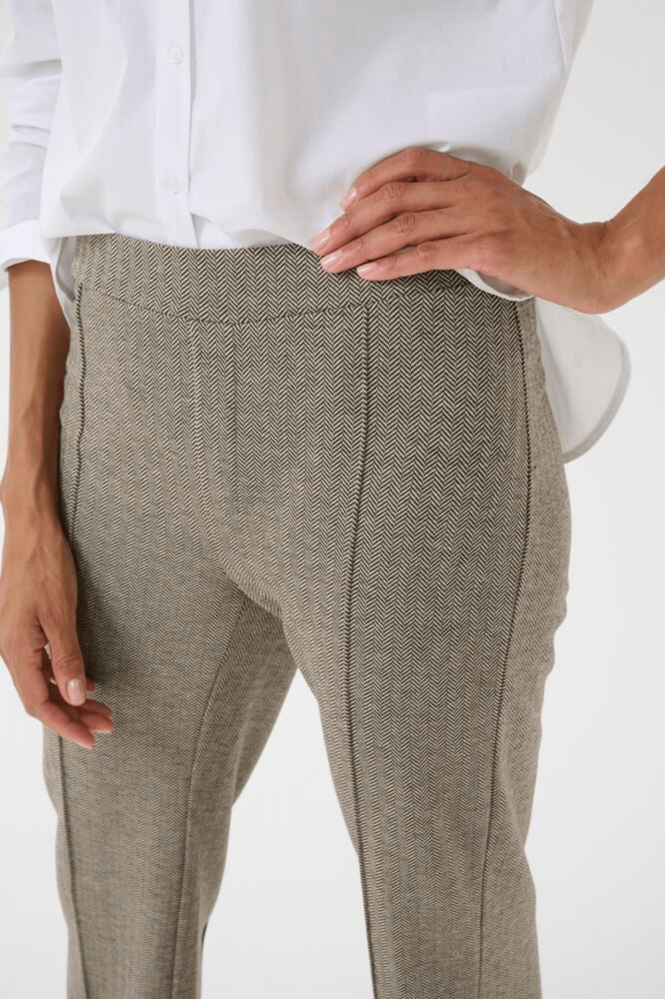 Part Two PontasPW PA Trousers in ganache herringbone at Dotique – mid-rise straight leg brown herringbone trousers with pockets.
