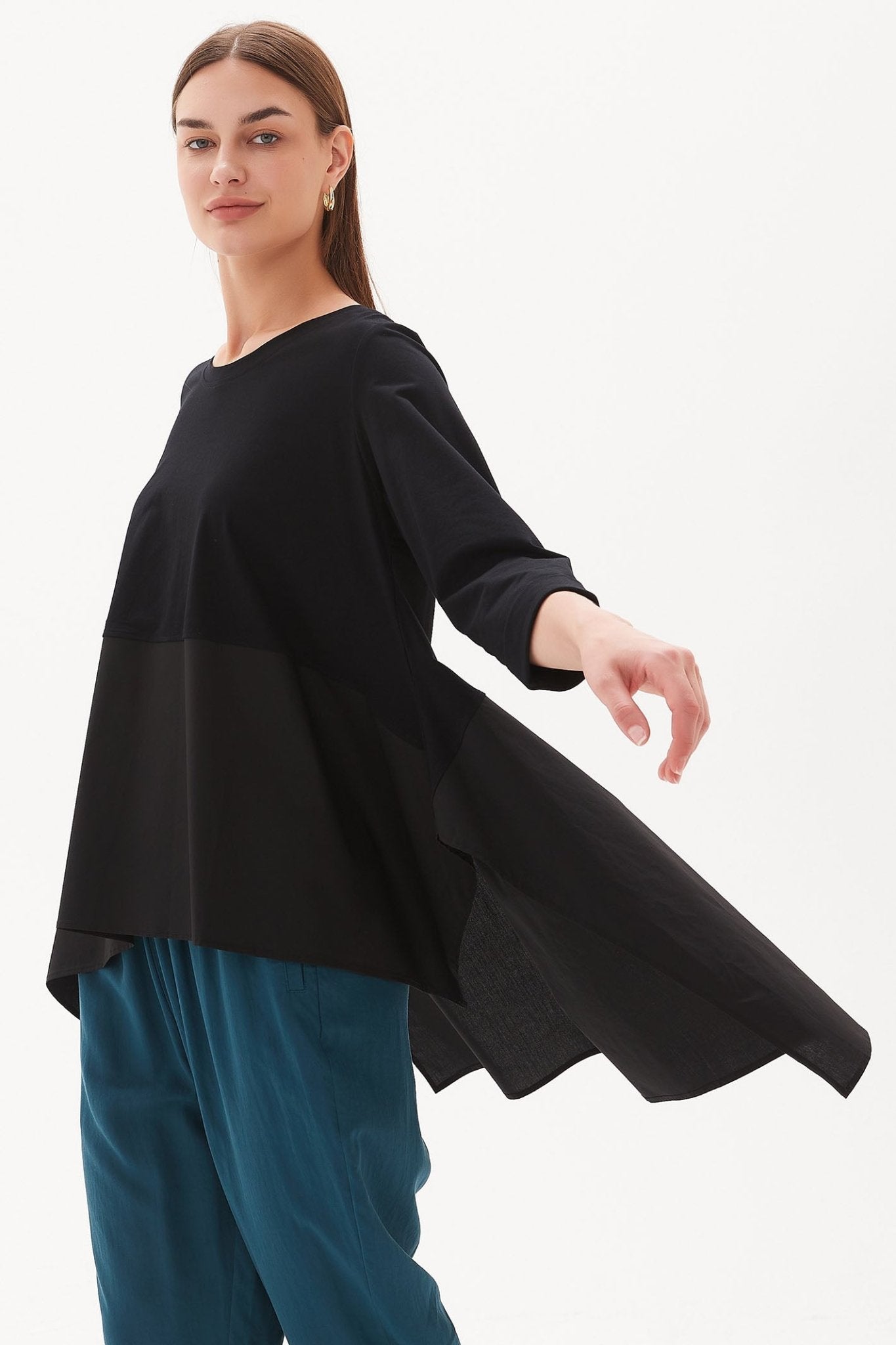 Tirelli 23A3108 Ava Black Relaxed Fit Round Neck Top - Dotique