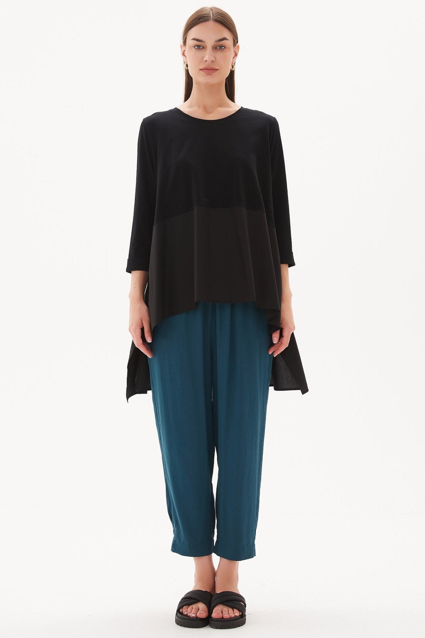 Tirelli 23A3108 Ava Black Relaxed Fit Round Neck Top - Dotique