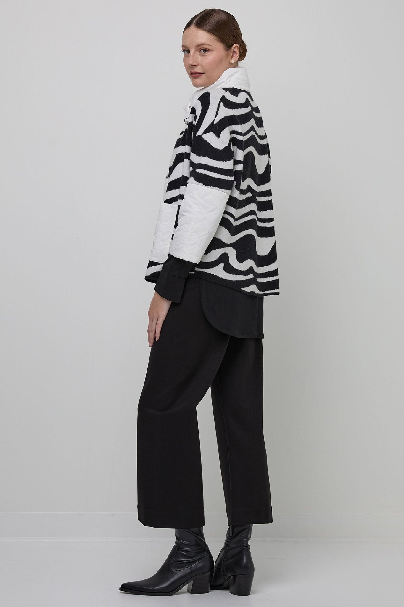 Uchuu 901 Black/Milk Jacket - Dotique