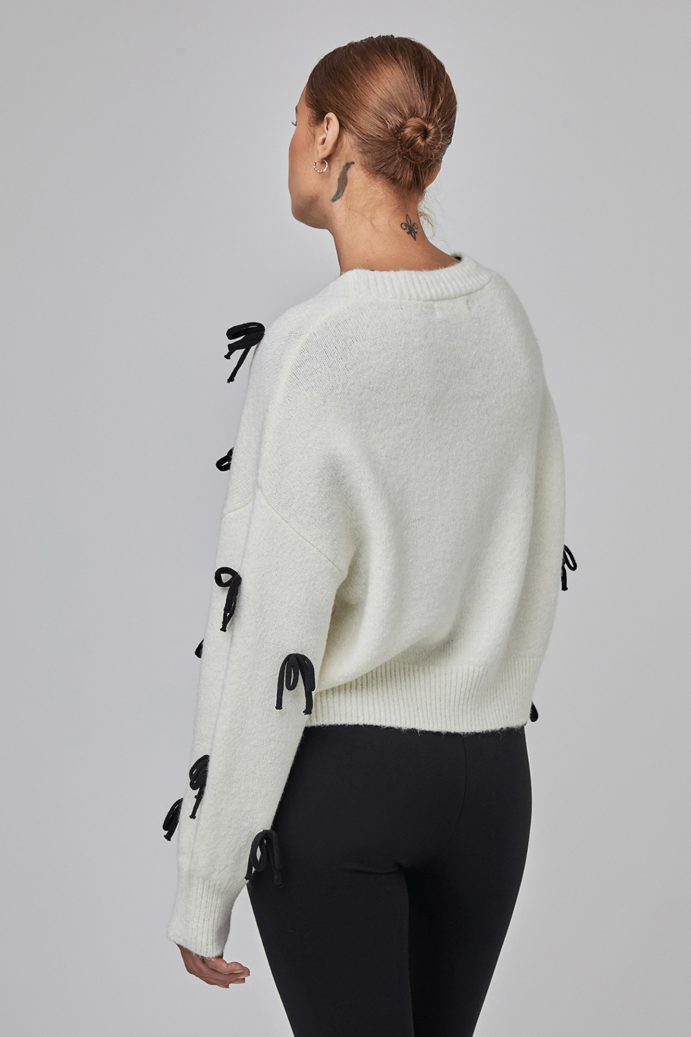 Uchuu CF25 - 901 Milk Long Sleeve Cardigan with Bows - Dotique - Uchuu