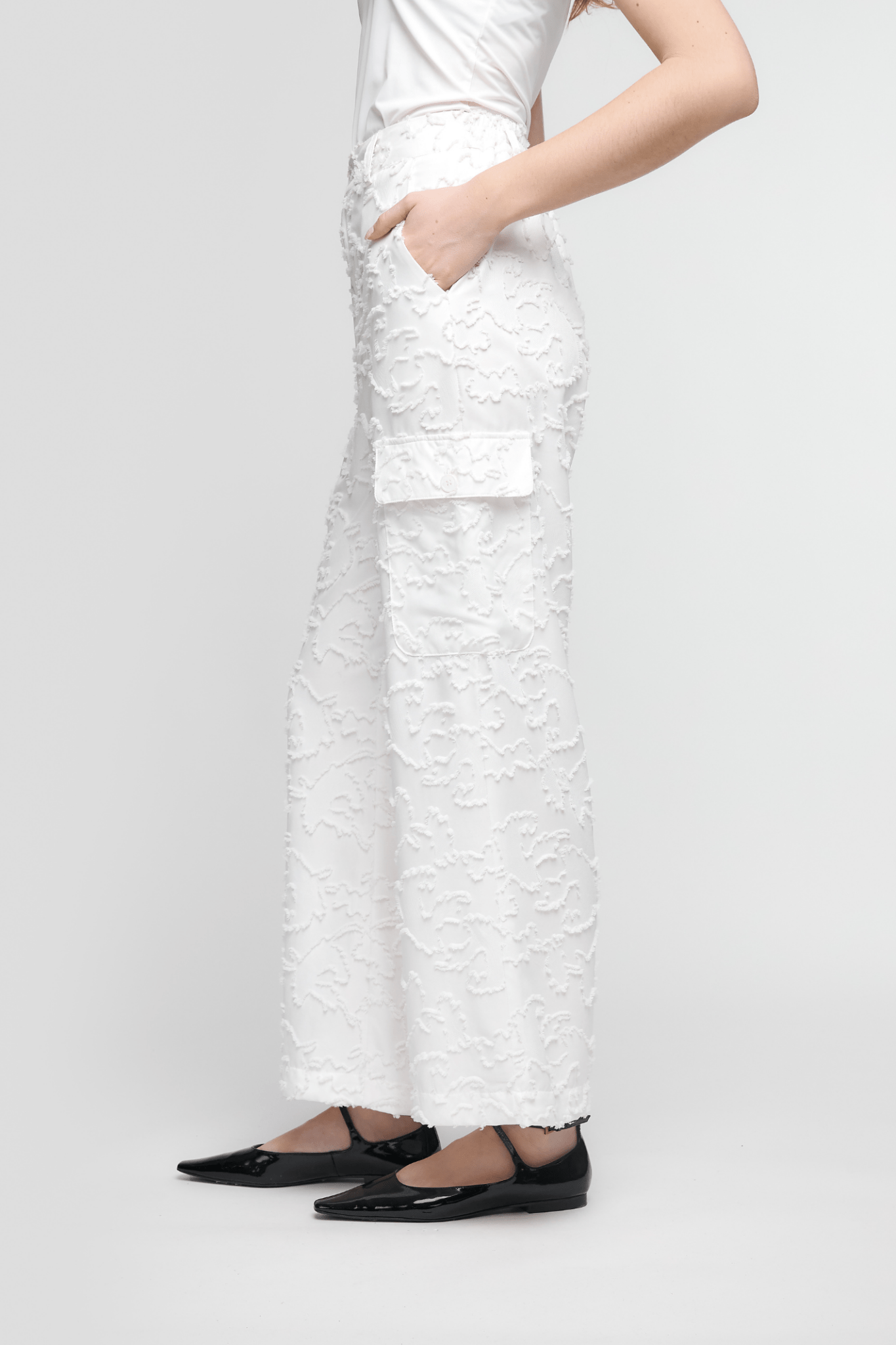 uchuu-cs25-105-white-trousers-dotique-