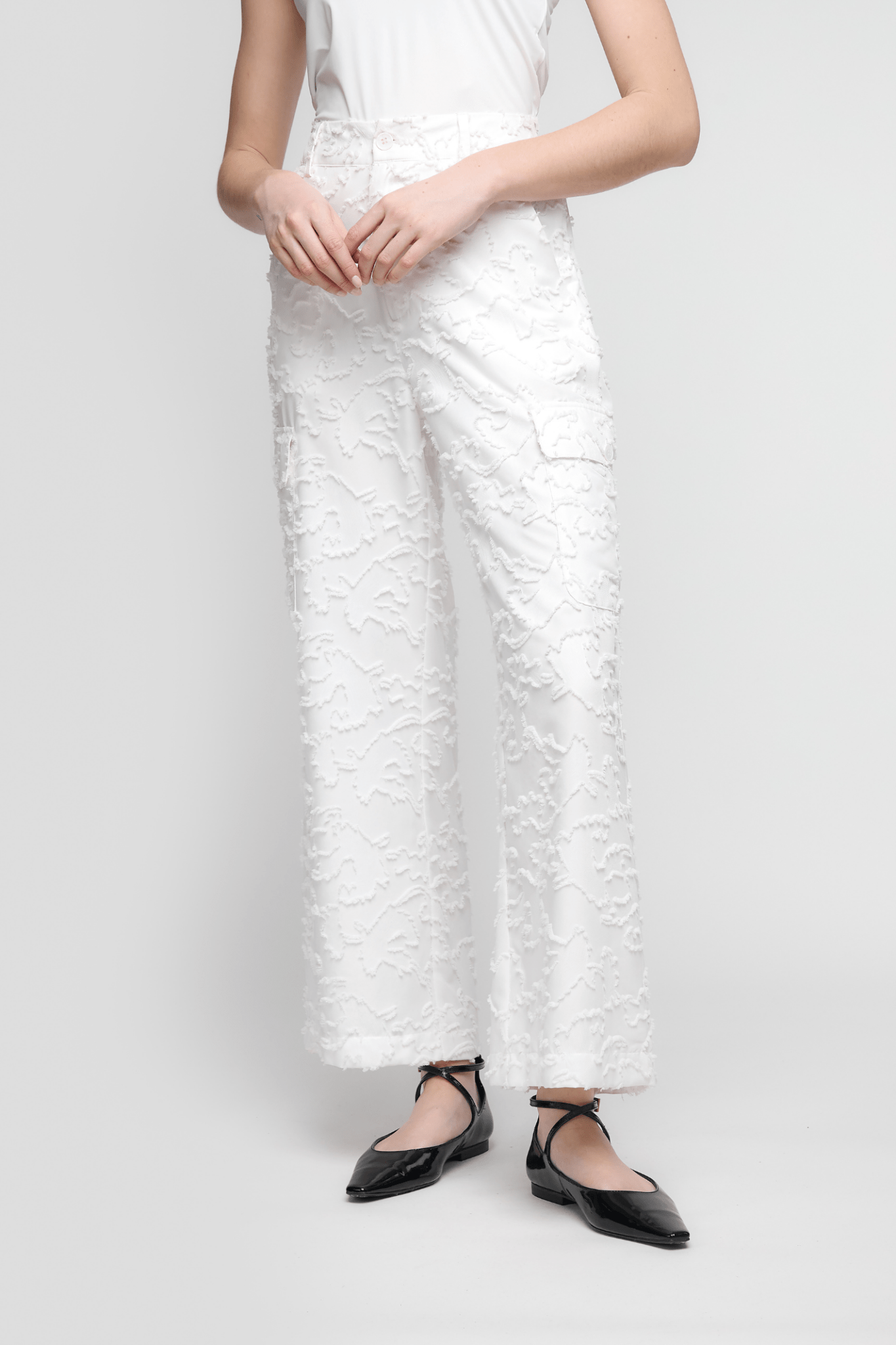 uchuu-cs25-105-white-trousers-dotique-