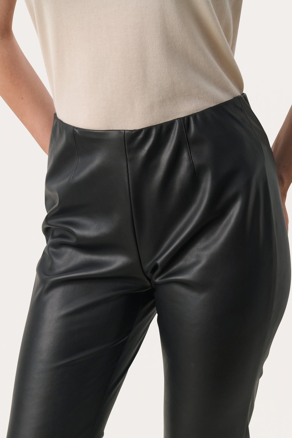 Shop Part Two at Dotique – 30308899 LorenzaPW PA Black – detail view