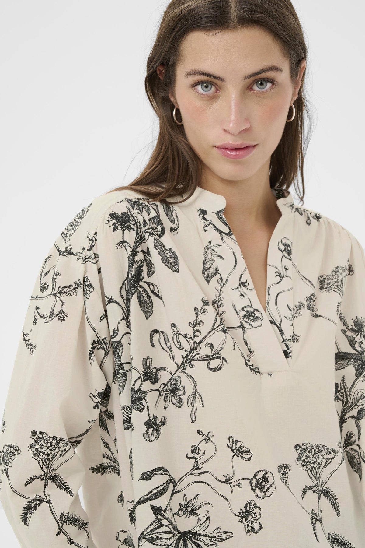 Shop Part Two at Dotique – 30309869 NatalePW Cotton Blouse Dark Navy Botanical Print – detail view