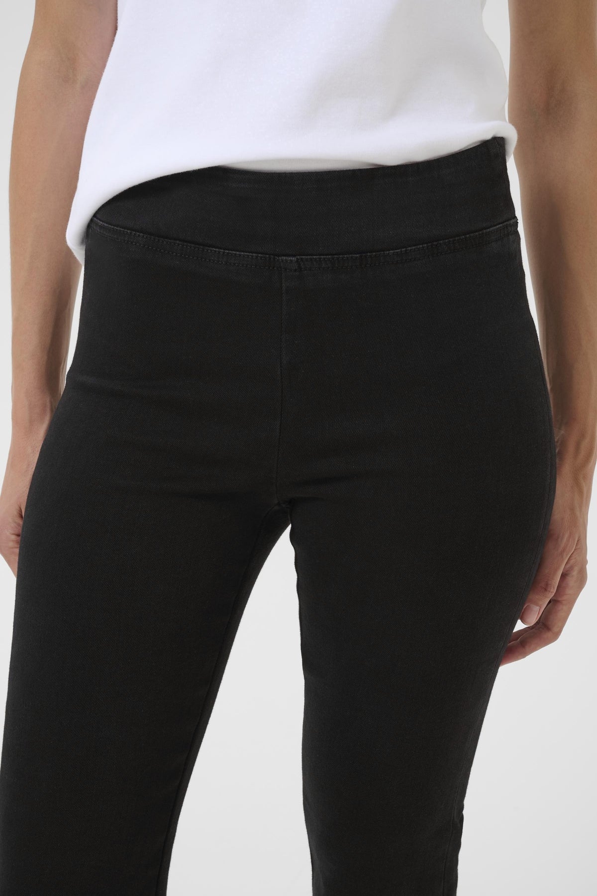 Shop Part Two at Dotique – 30310226 NikelasPW Black Cotton Jean Trousers – detail view