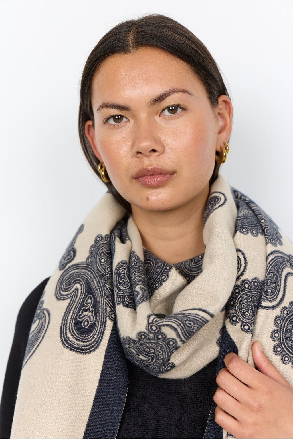 Soya Concept Hanar 1 Scarf Navy — view 2. Shop Soya Concept at Dotique