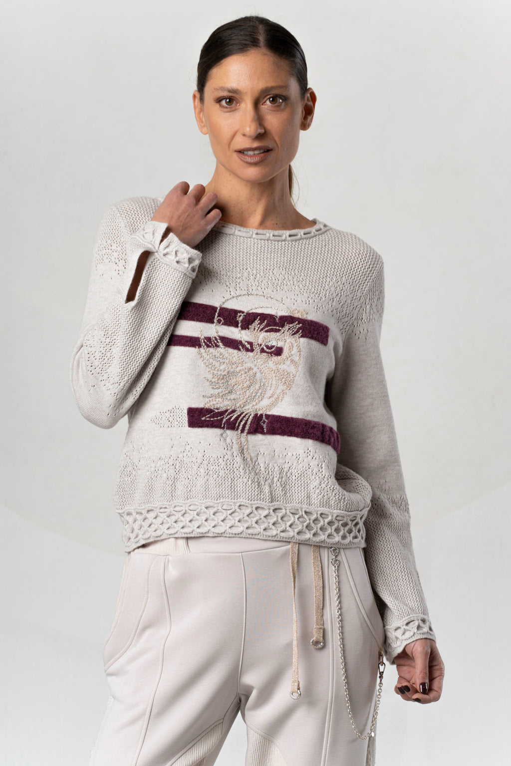 Discover the Elisa Cavaletti ELW264038805 Jumper at Dotique. Premium Italian knitwear in beige and bordeaux with distinctive AW26 detailing.