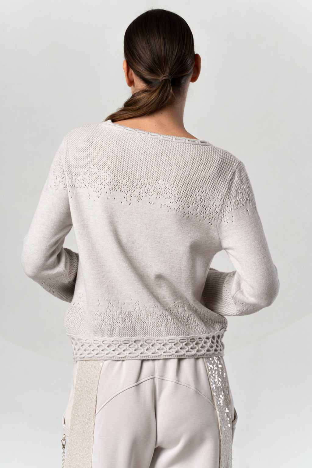 Discover the Elisa Cavaletti ELW264038805 Jumper at Dotique. Premium Italian knitwear in beige and bordeaux with distinctive AW26 detailing.