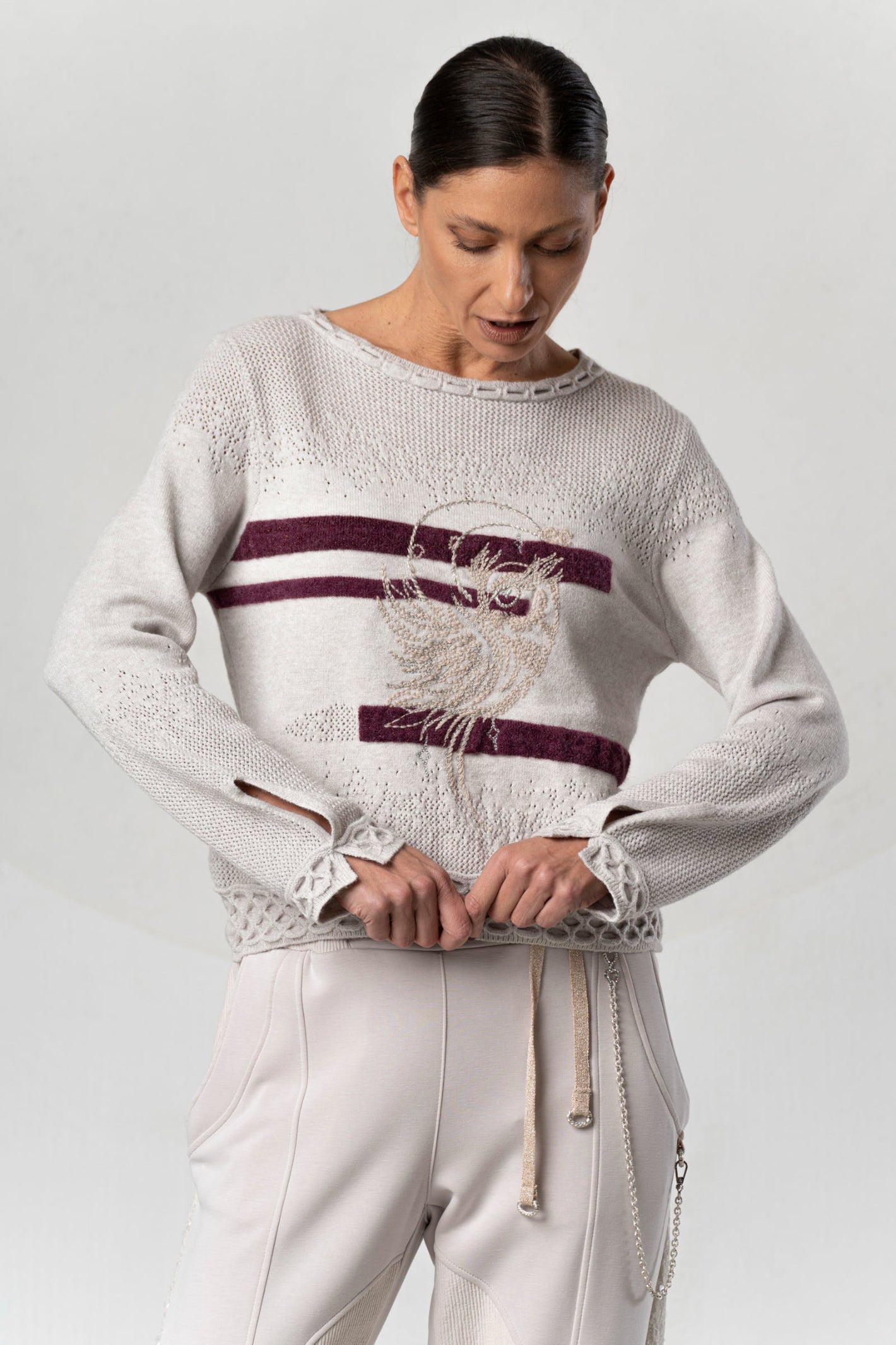 Discover the Elisa Cavaletti ELW264038805 Jumper at Dotique. Premium Italian knitwear in beige and bordeaux with distinctive AW26 detailing.