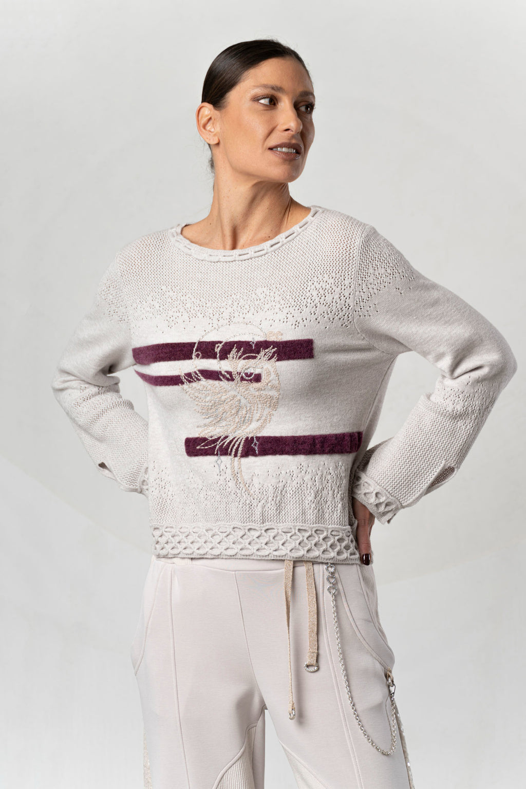 Discover the Elisa Cavaletti ELW264038805 Jumper at Dotique. Premium Italian knitwear in beige and bordeaux with distinctive AW26 detailing.