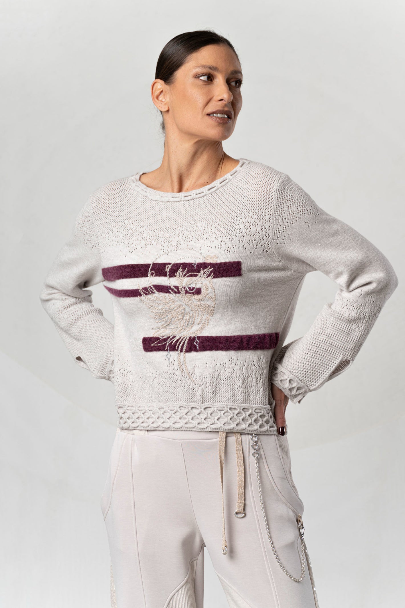 Discover the Elisa Cavaletti ELW264038805 Jumper at Dotique. Premium Italian knitwear in beige and bordeaux with distinctive AW26 detailing.