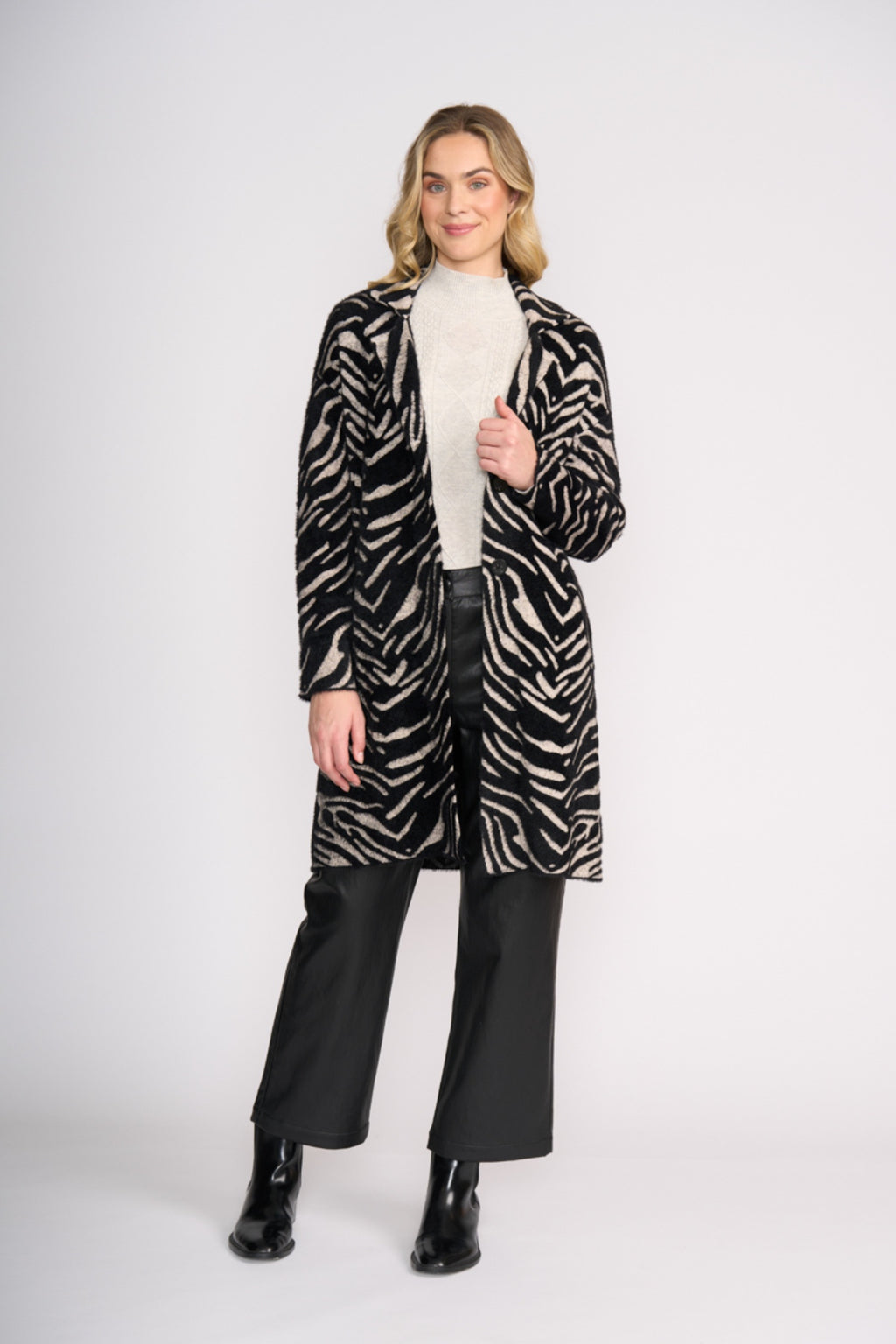 Foil FO8370 Lash Queen Coat Zebra