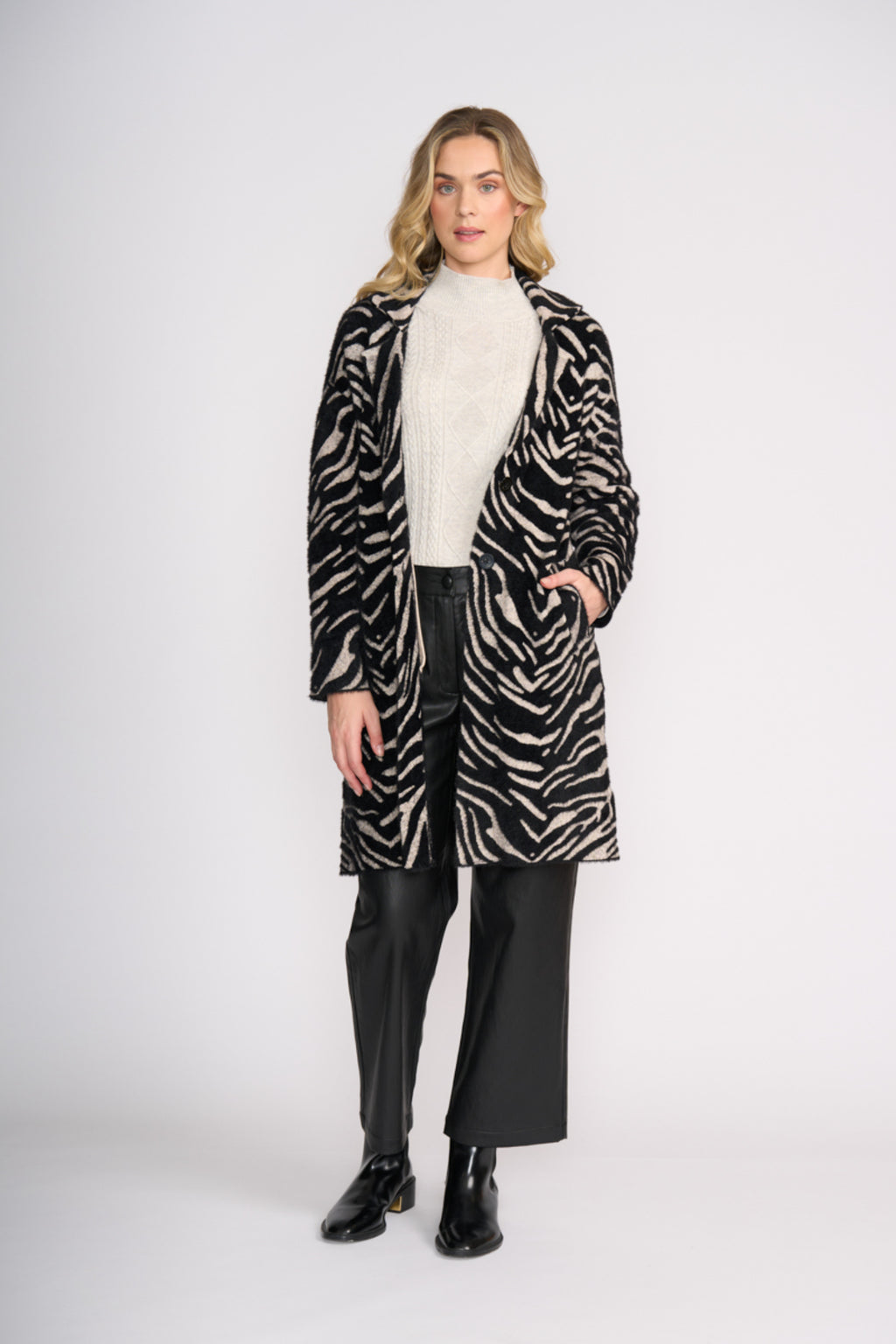 Foil FO8370 Lash Queen Coat Zebra