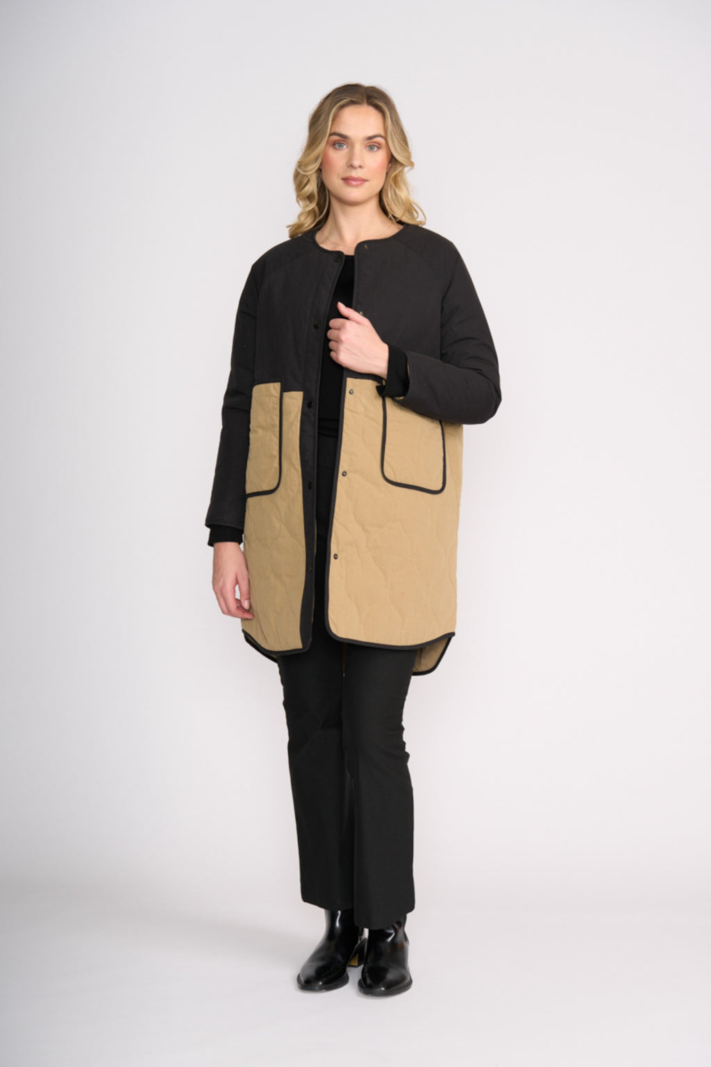 Foil FO8388 Hidden Talent Reversible Coat Black & Tan