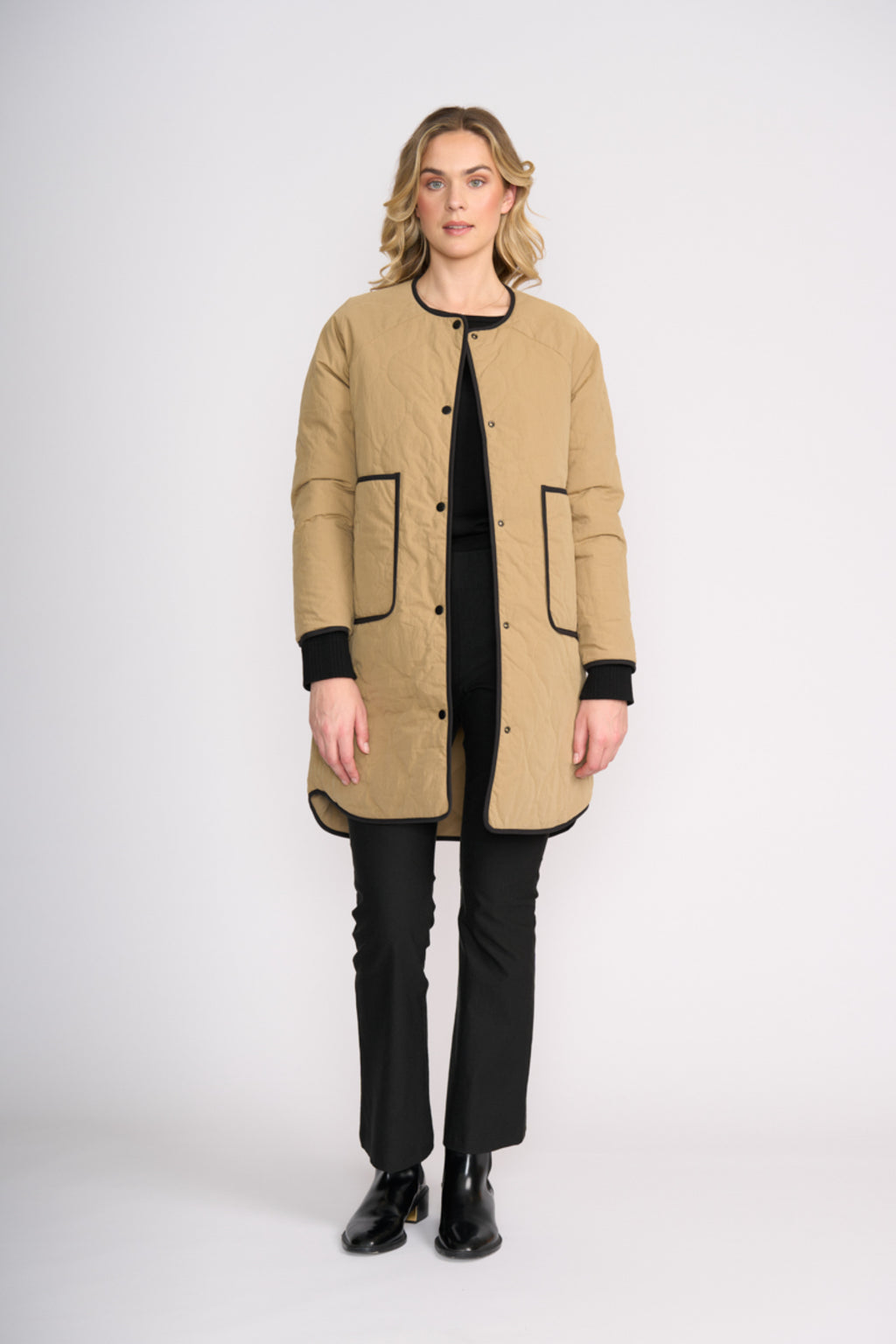 Foil FO8388 Hidden Talent Reversible Coat Black & Tan