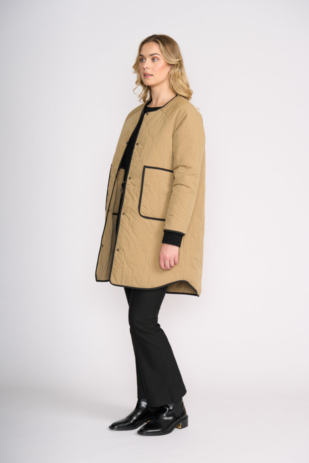 Foil FO8388 Hidden Talent Reversible Coat Black & Tan