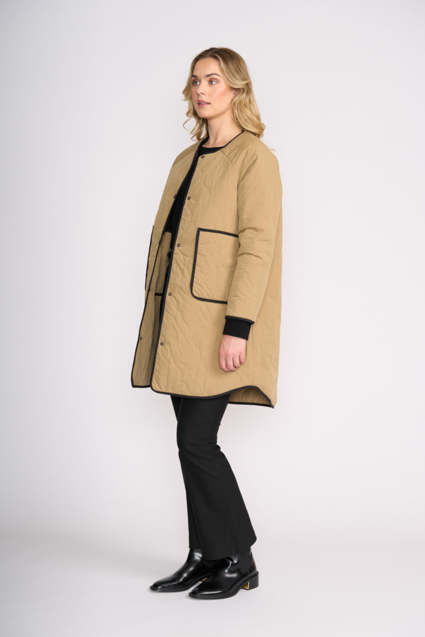 Foil FO8388 Hidden Talent Reversible Coat Black & Tan
