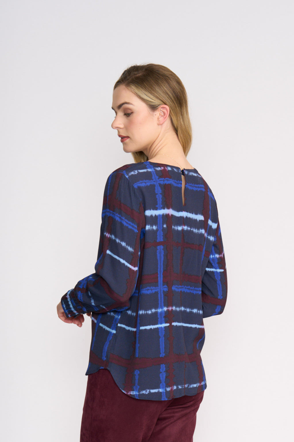 Foil FO8500 Well Aligned Blouse Mod Geo Size
