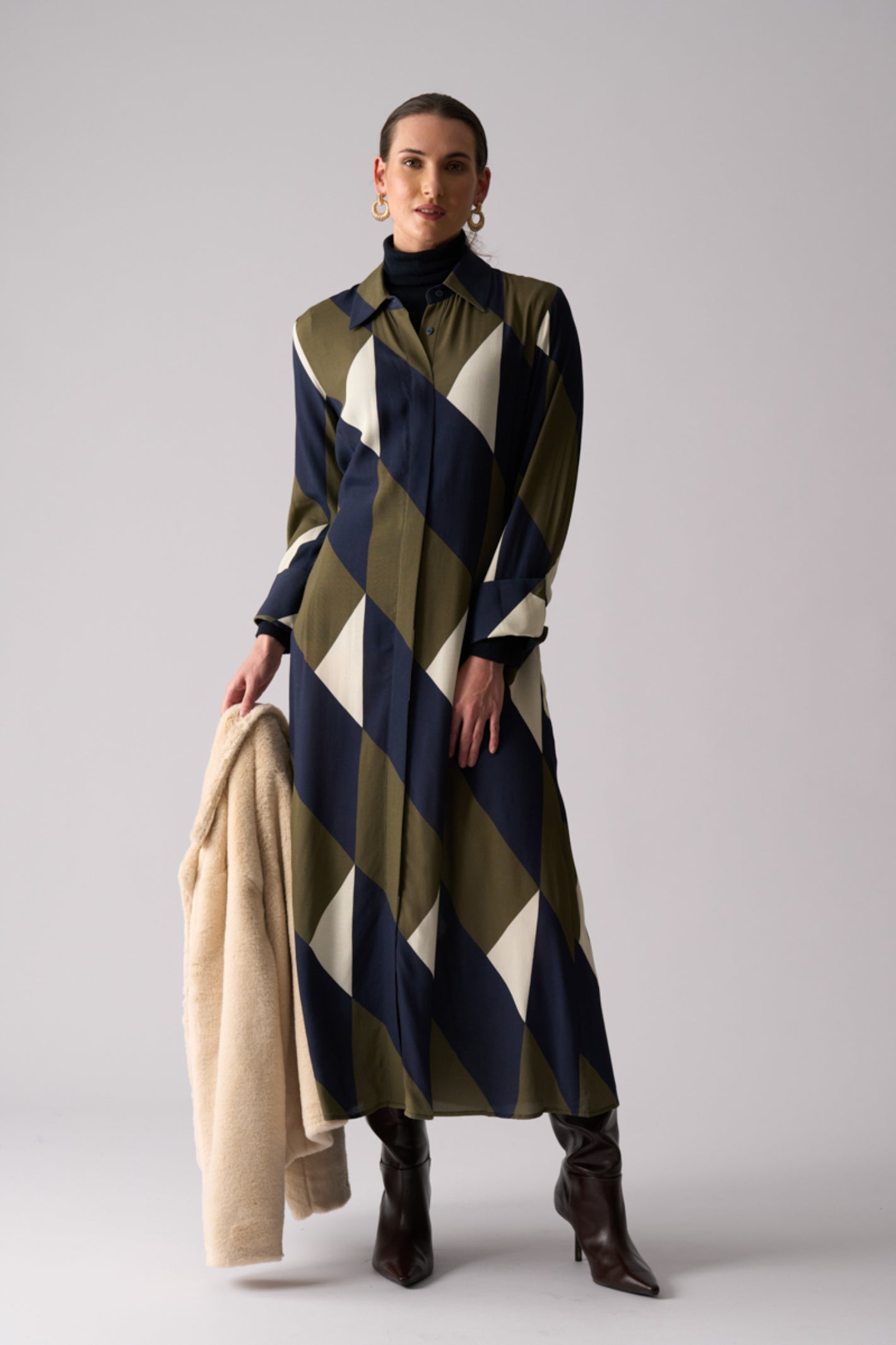 Foil FO8501 Maximum Impact Dress Mod Geo