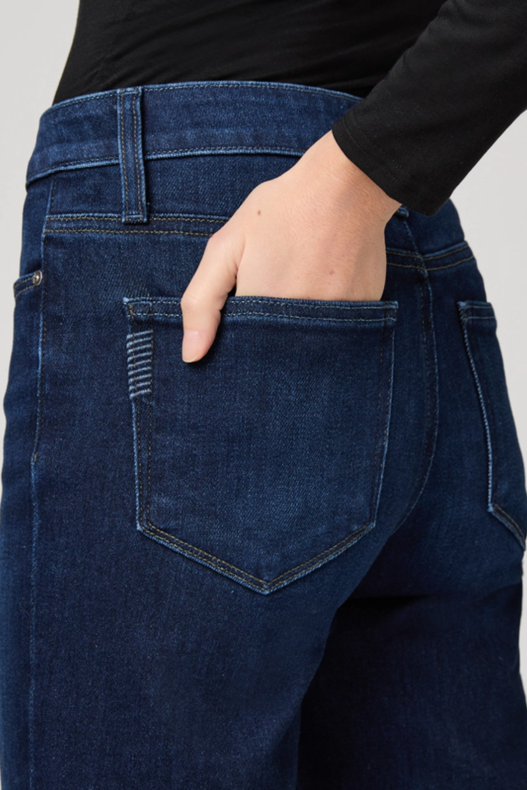 Model wearing Paige Mason Ankle straight-leg jeans in Cirques – Dotique