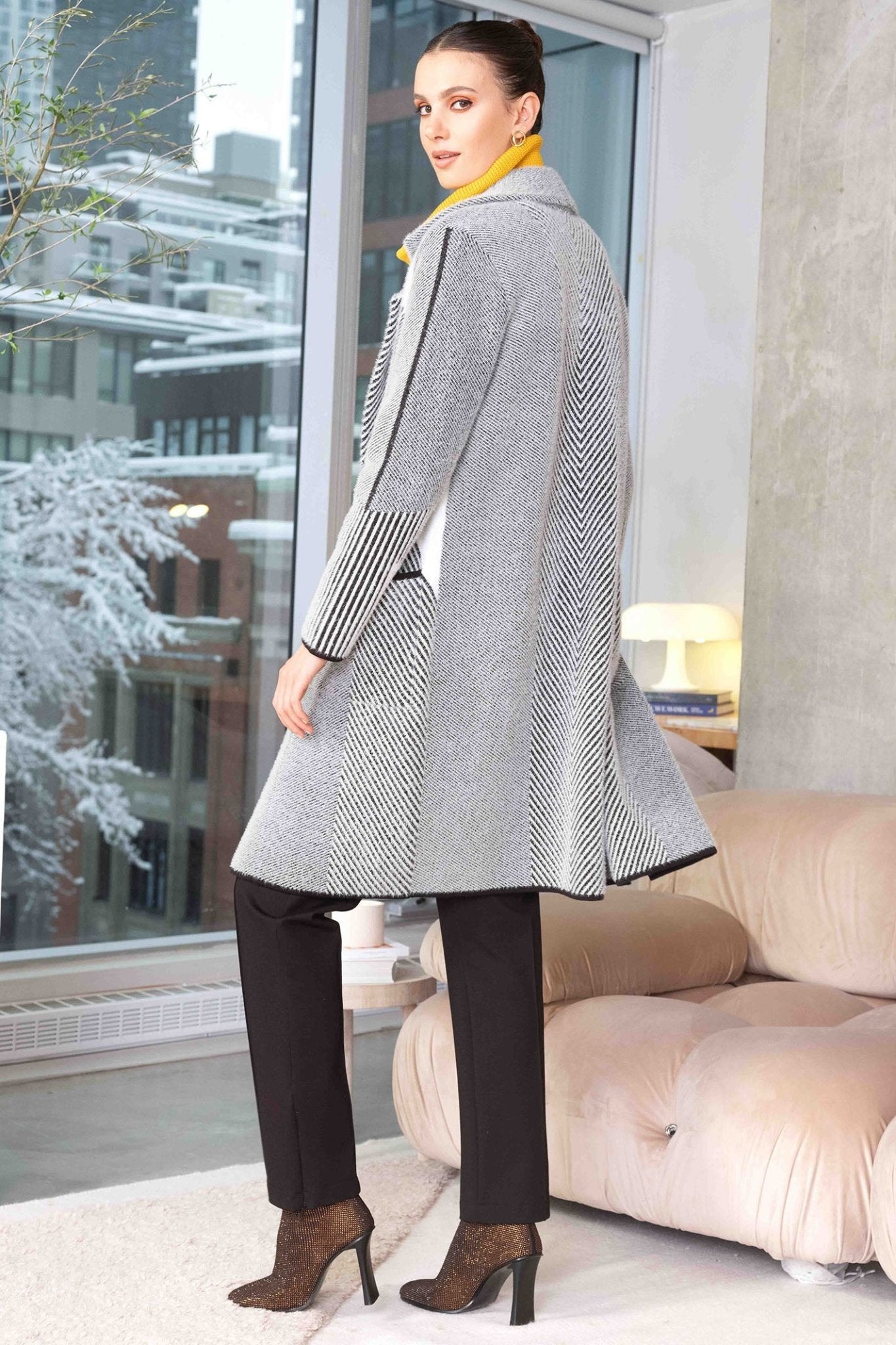 Alison Sheri A44286 Jacket Long-Line Knit Black White - Dotique