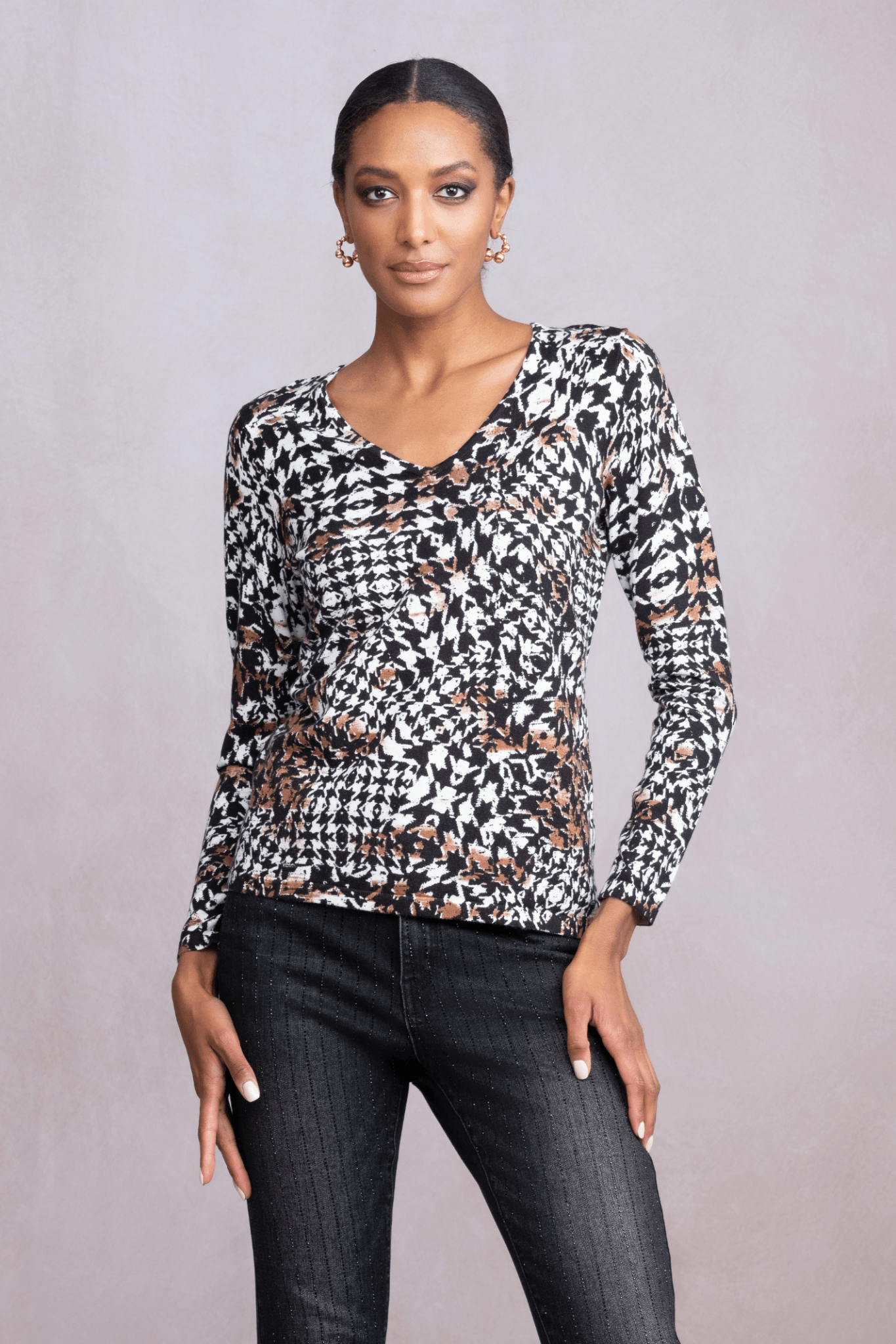 Alison Sheri A46202 Mixed Houndstooth V Neck Jumper