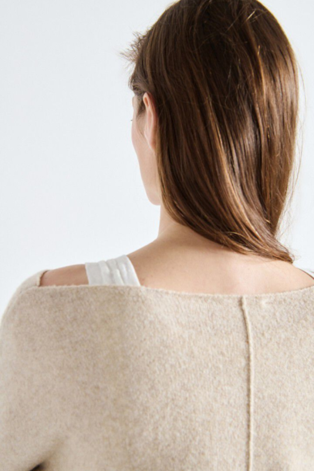 Shop the American Vintage Damsville Jumper in Sable Chine at Dotique. A soft lightweight knit with a relaxed fit, boat neckline and timeless neutral shade.