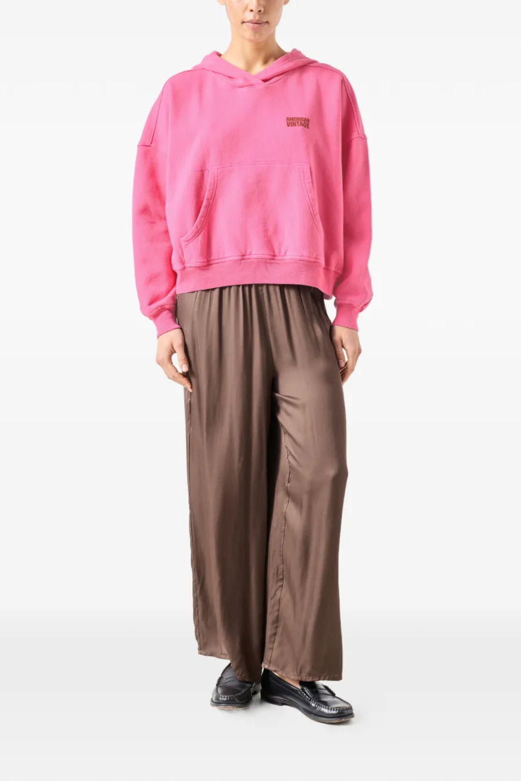 Model wearing American Vintage Plizzy Cotton Hoodie – Petunia Vintage in relaxed fit, shop American Vintage at Dotique