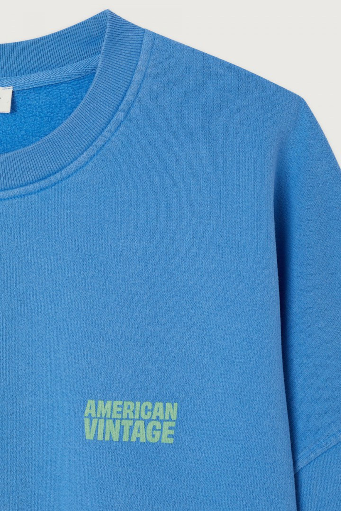 Shop the American Vintage Plizzy Sweatshirt in Vintage Nautical Blue at Dotique. Made from 100% cotton with an oversized fit. We recommend sizing down.
