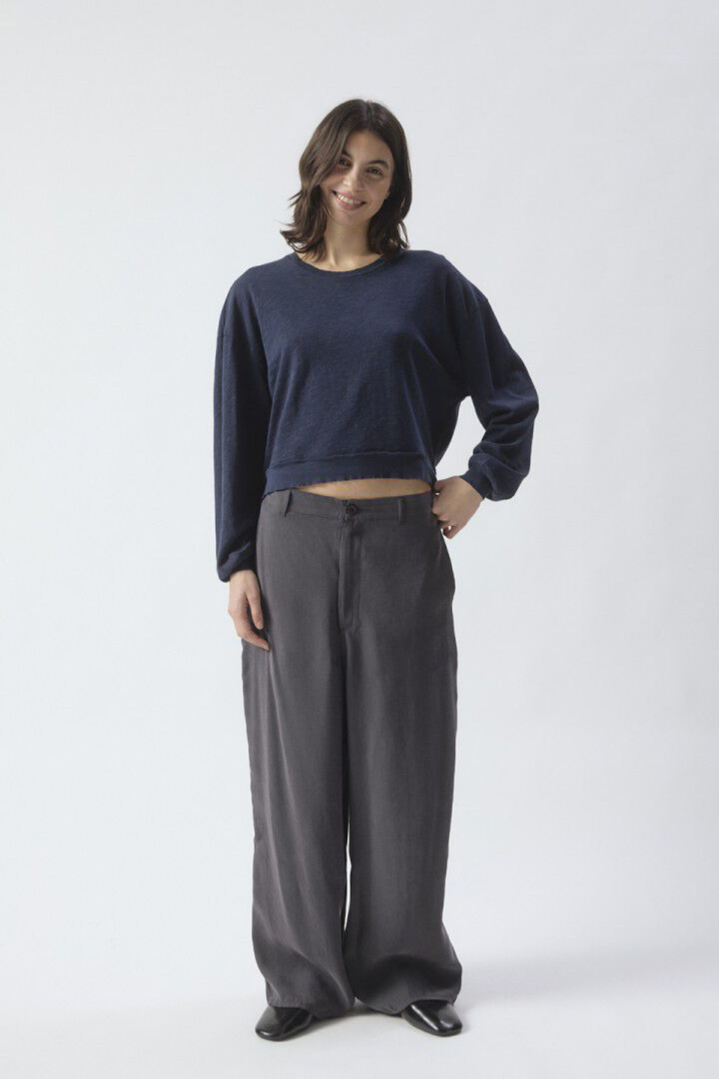 Shop the American Vintage Sonoma Long Sleeve T-Shirt in Navy Blue Vintage at Dotique. Crafted from soft 100% slub cotton with a relaxed fit for effortless everyday styling.