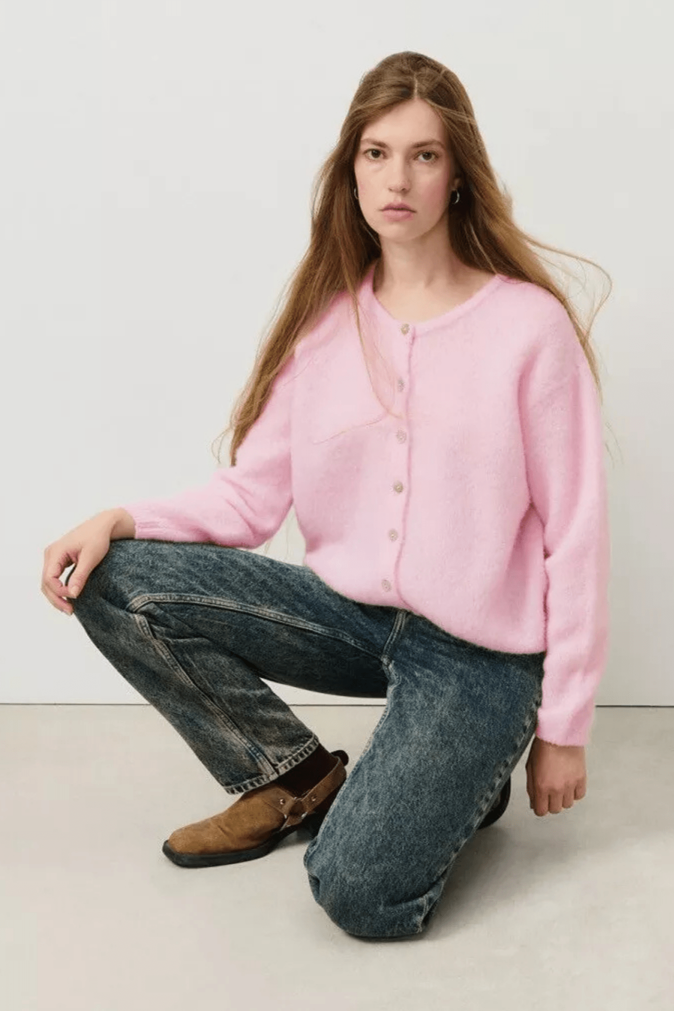 American Vintage Vitow cropped cardigan in Sugar Almond Melange pink with mother-of-pearl buttons
