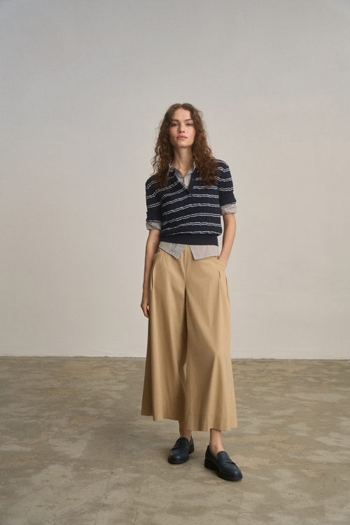Anna Montana 6604 212 Meret Culottes Flexi New Port Desert Sand in wide-leg desert sand tone, styled with navy striped top and loafers by Anna Montana, shop Anna Montana at Dotique.