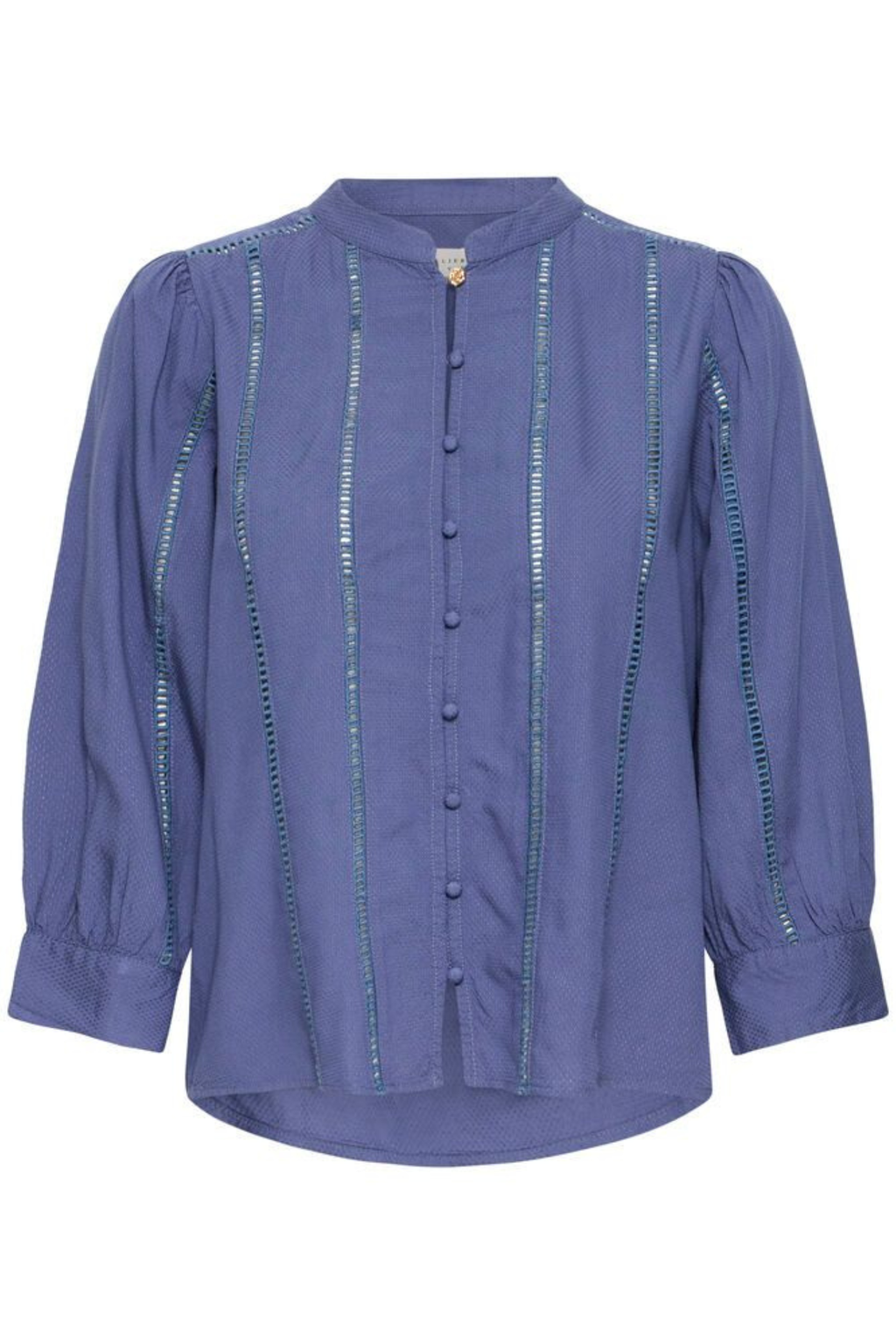 Blue indigo viscose shirt by Atelier Rêve with a loose fit and 3/4 sleeves. Lightweight, detailed and easy to wear every day.