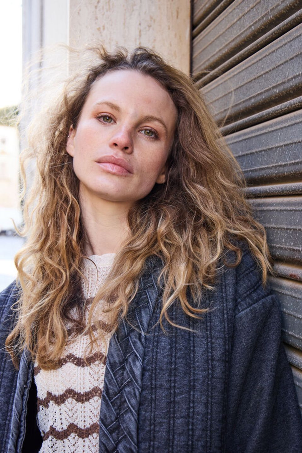 Soft grey denim jacket by Atelier Rêve. Made from 100% cotton with a relaxed fit. Easy to layer and wear year-round. Shop at Dotique.