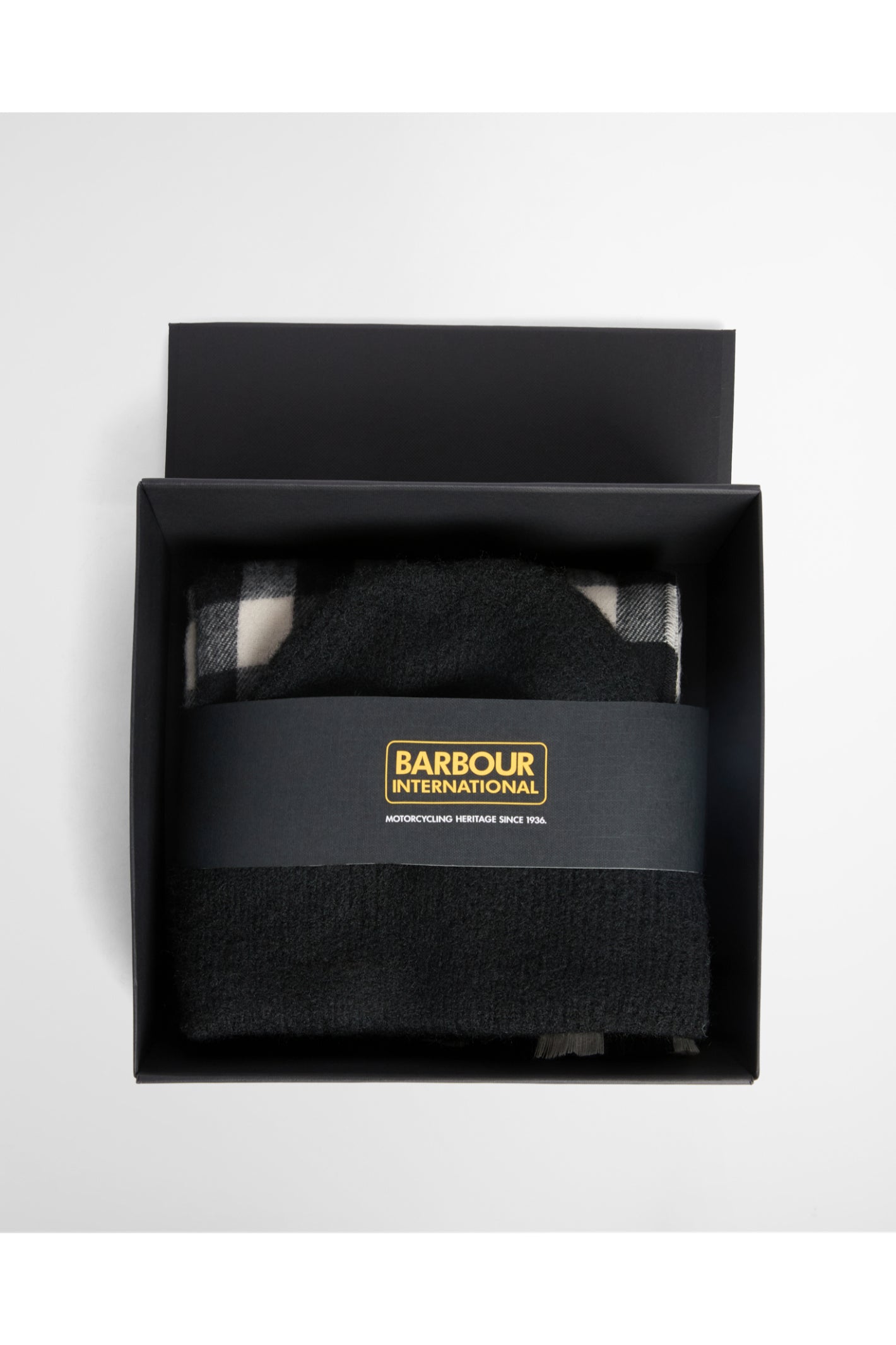 Barbour International Kemora Beanie & Scarf Gift Set Black/Moonbeam LGS0104