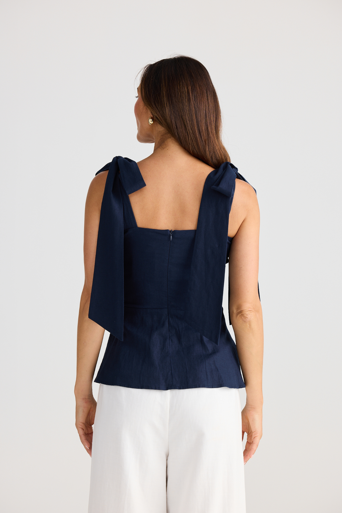 Brave + True Pippa Top BT25372-1 in navy with tie shoulder straps – Dotique