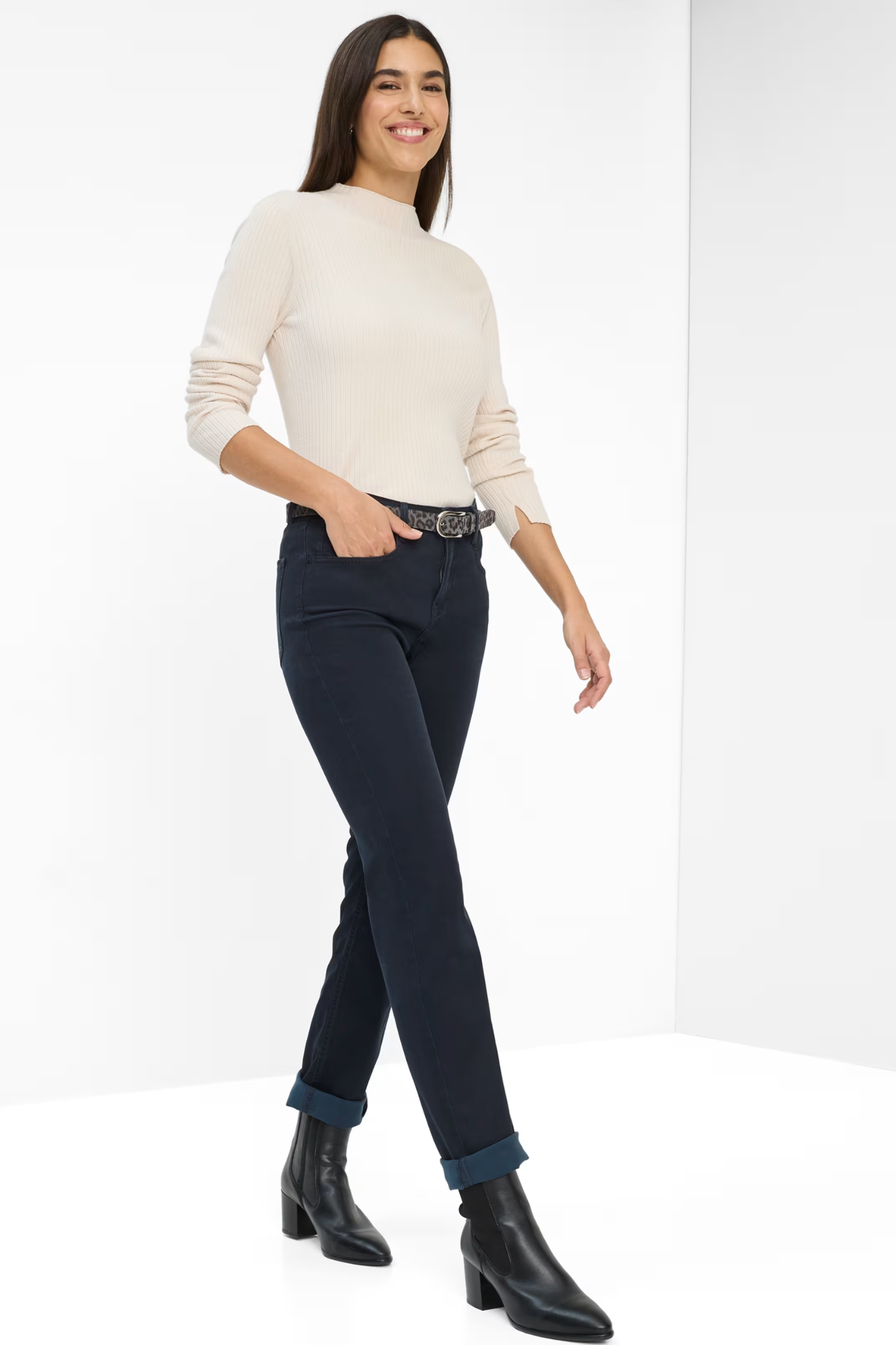 Brax 71-1707 22 Mary Winter Dream Five-Pocket Straight Leg Jeans Dark Blue